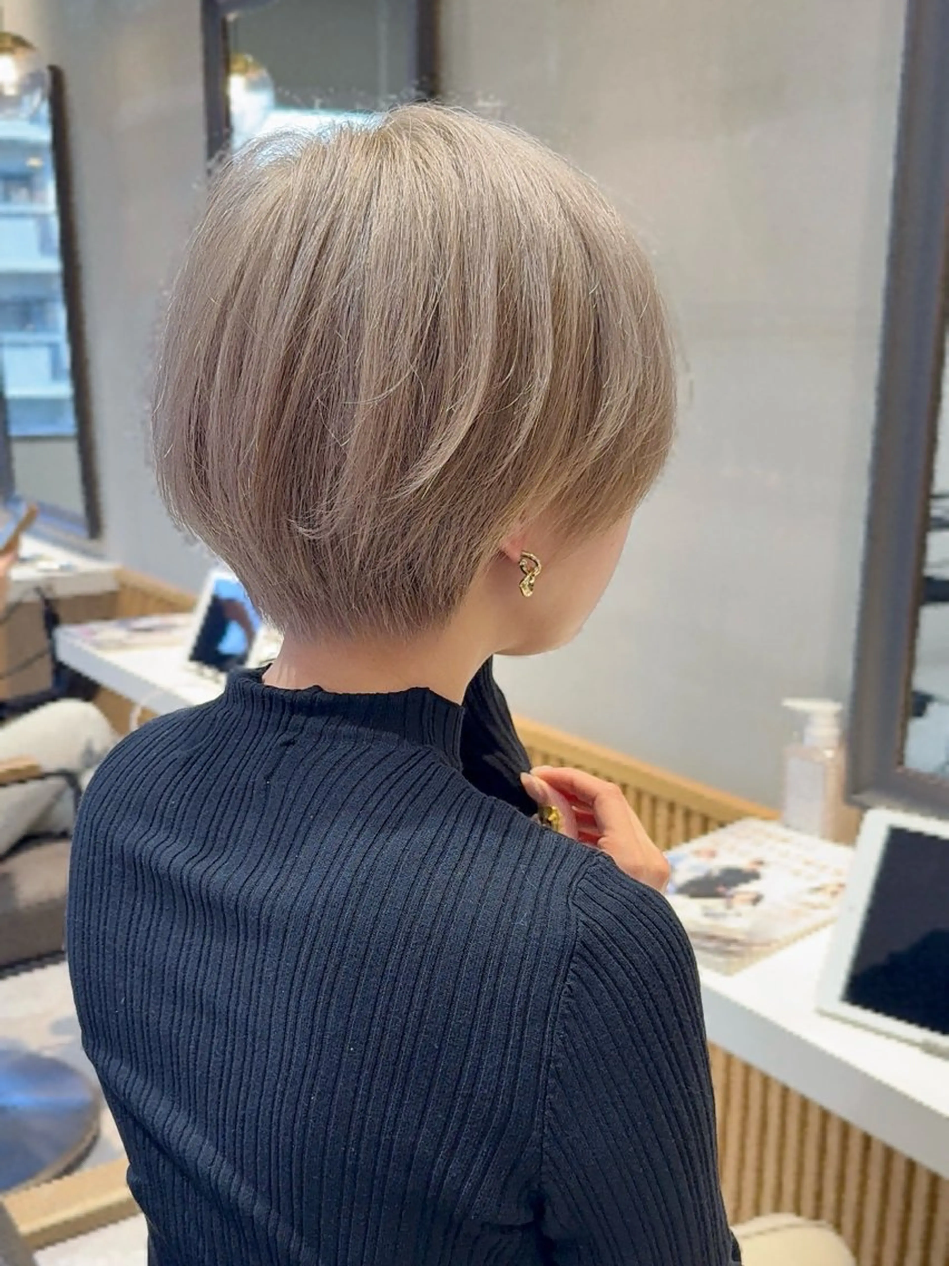 ショート カラー ハイトーンヘア れおん🌙のヘアスタイル