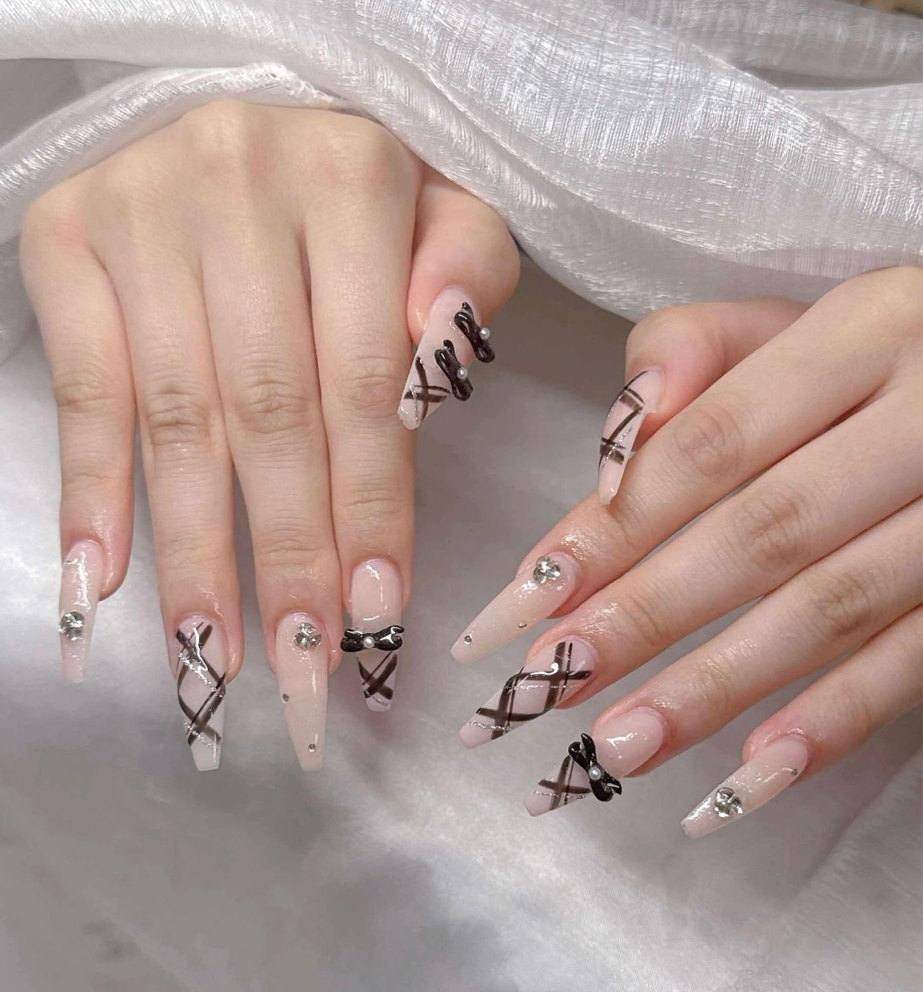 ネイル 長さ出し グラデーション 卒業式 キラキラネイル マグネットネイル ハンドネイル Lee Nailsのネイルデザイン