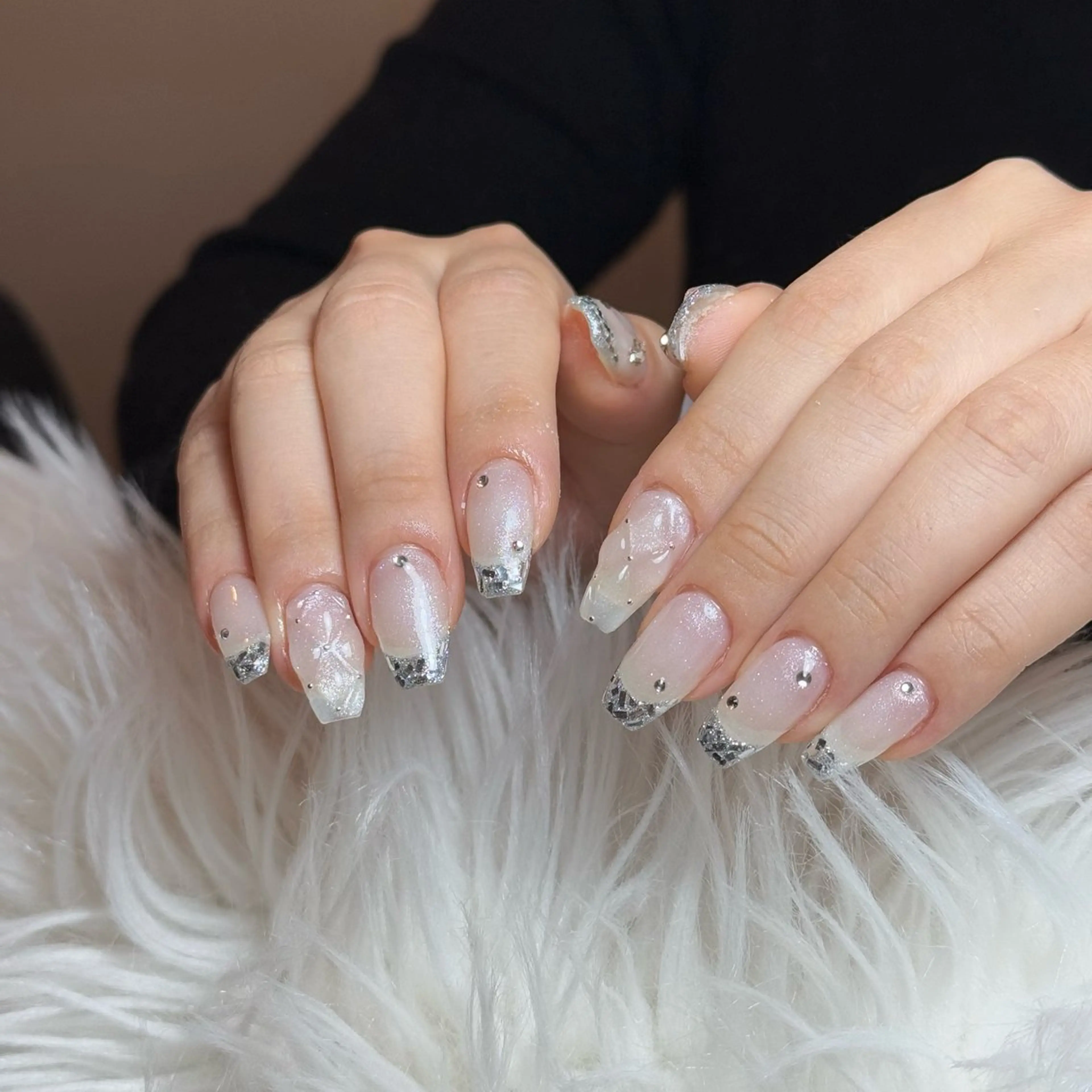 ネイル チークネイル フレンチネイル グラデーション キラキラネイル 韓国ネイル ハンドネイル Risa_ Nailのネイルデザイン