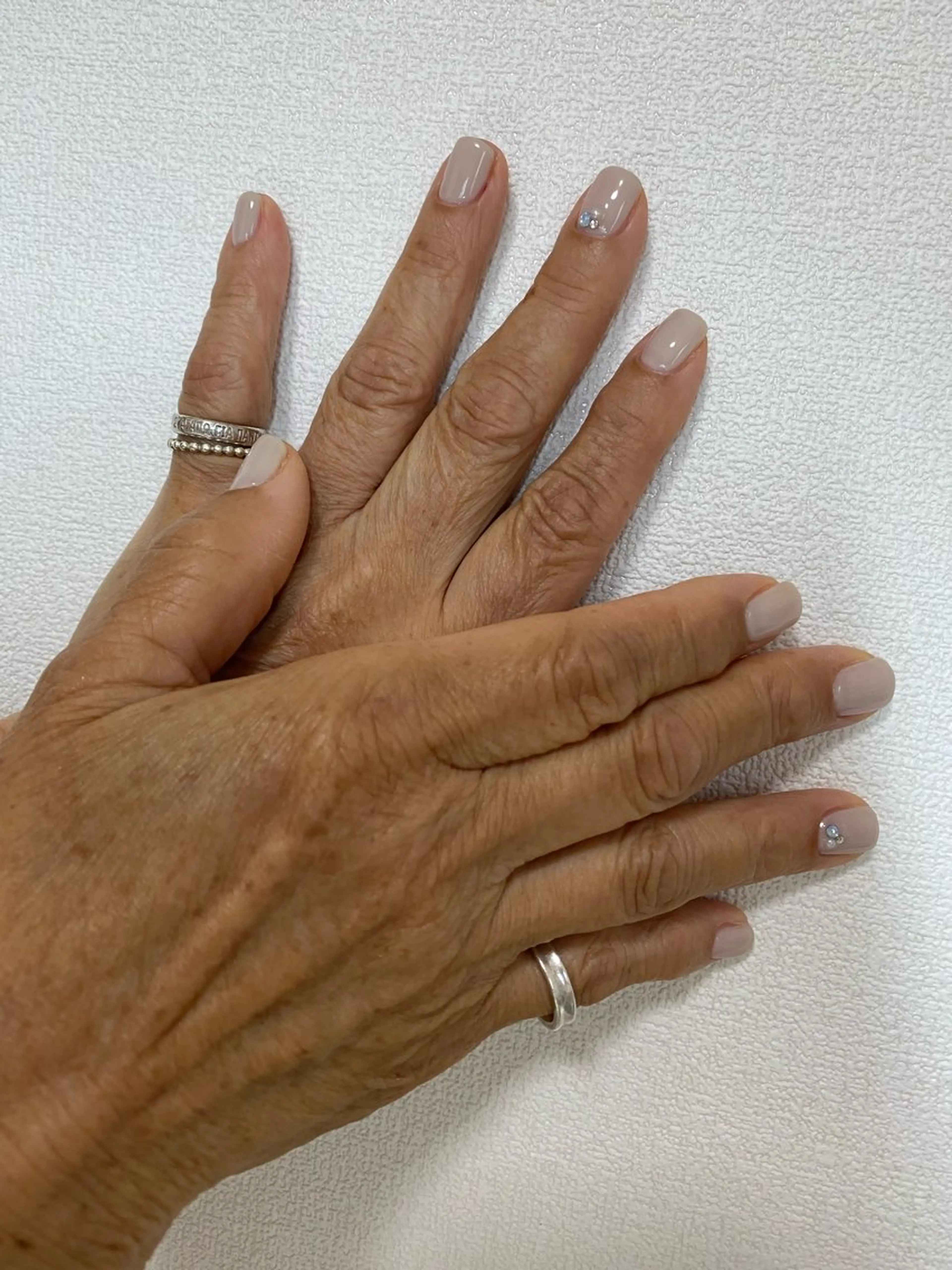 ネイル ホワイト ハンドネイル 自宅サロン FeelFreeのネイルデザイン