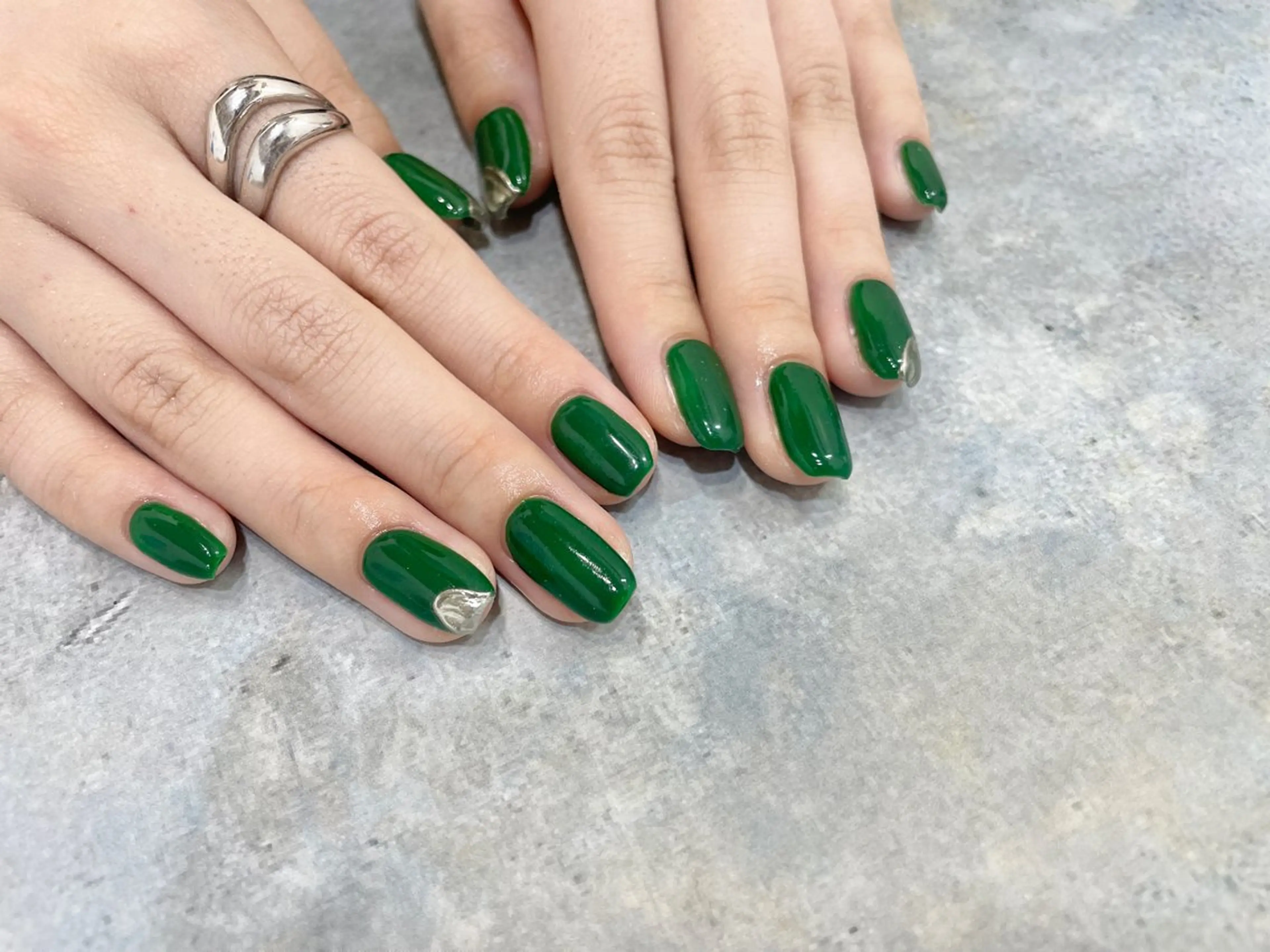 ネイル アートネイル グリーン 氷ネイル・うるうるネイル 韓国ネイル マグネットネイル ハンドネイル 園田 ソノダのネイルデザイン