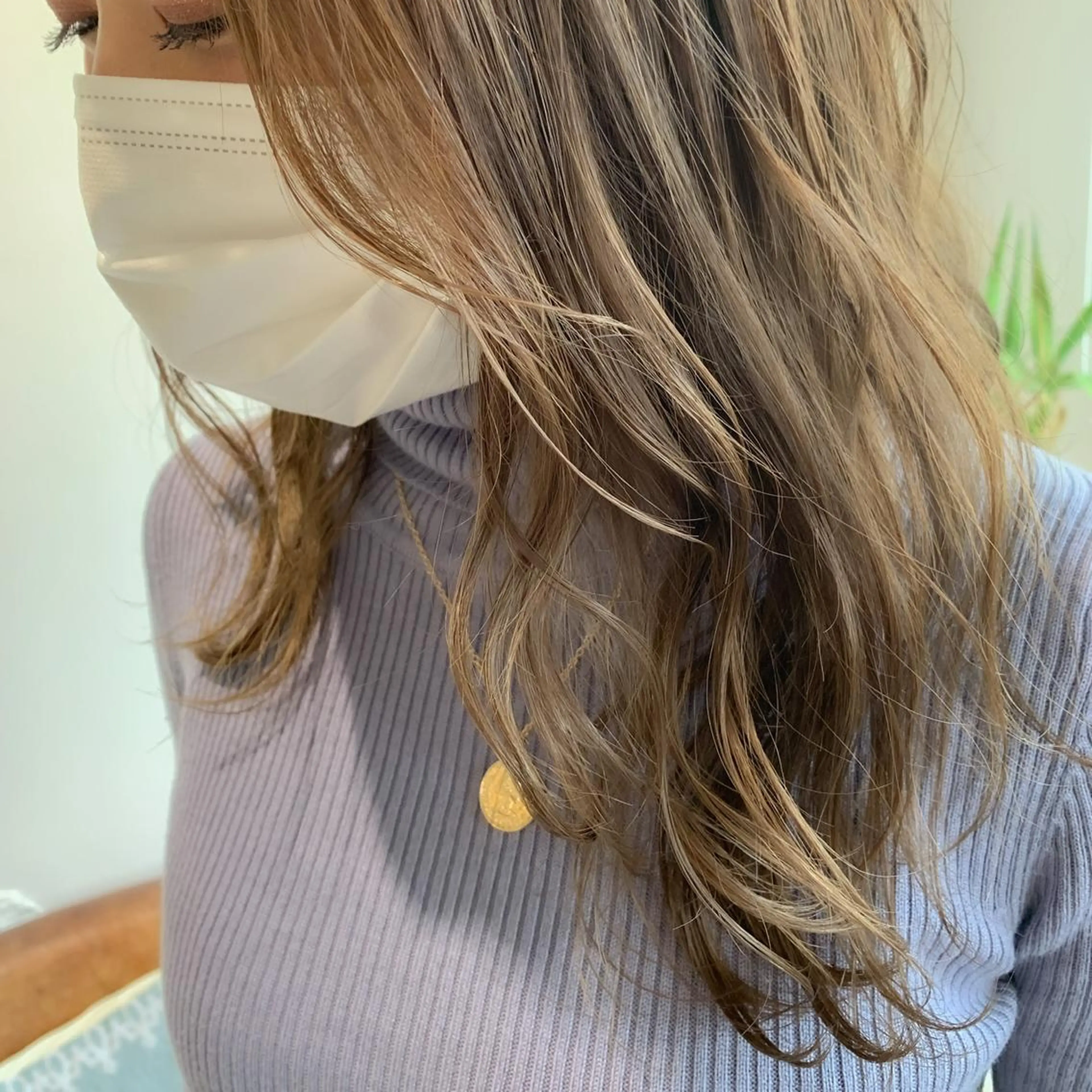 セミロング カット ヘアカラー "小顔カット" Fuko.のヘアスタイル