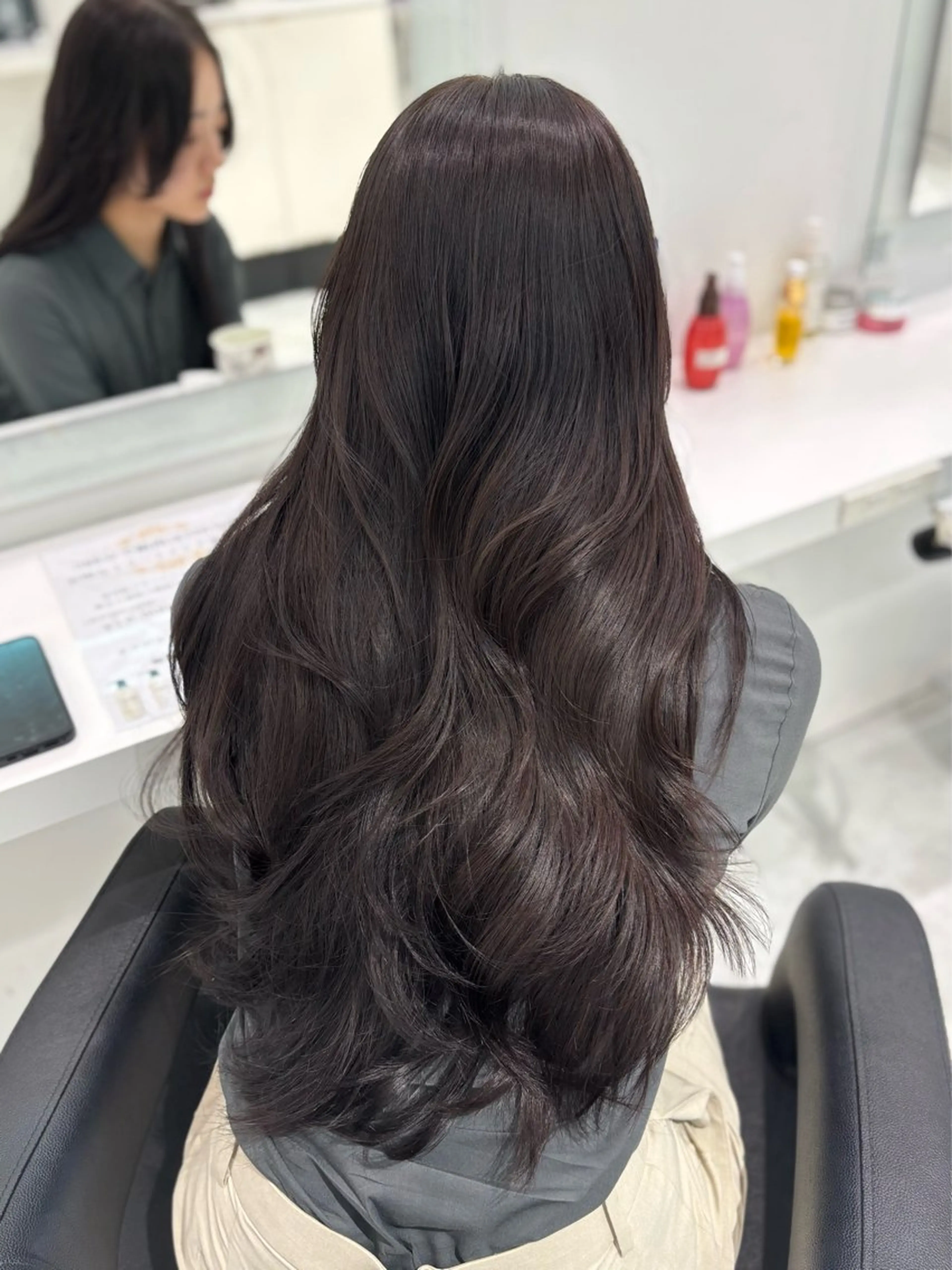 ロング カラー ヘアカラー トリートメント ヘッドスパ ヘアセット 流行りの透明感カラー ×縮毛矯正🤍ユウのヘアスタイル