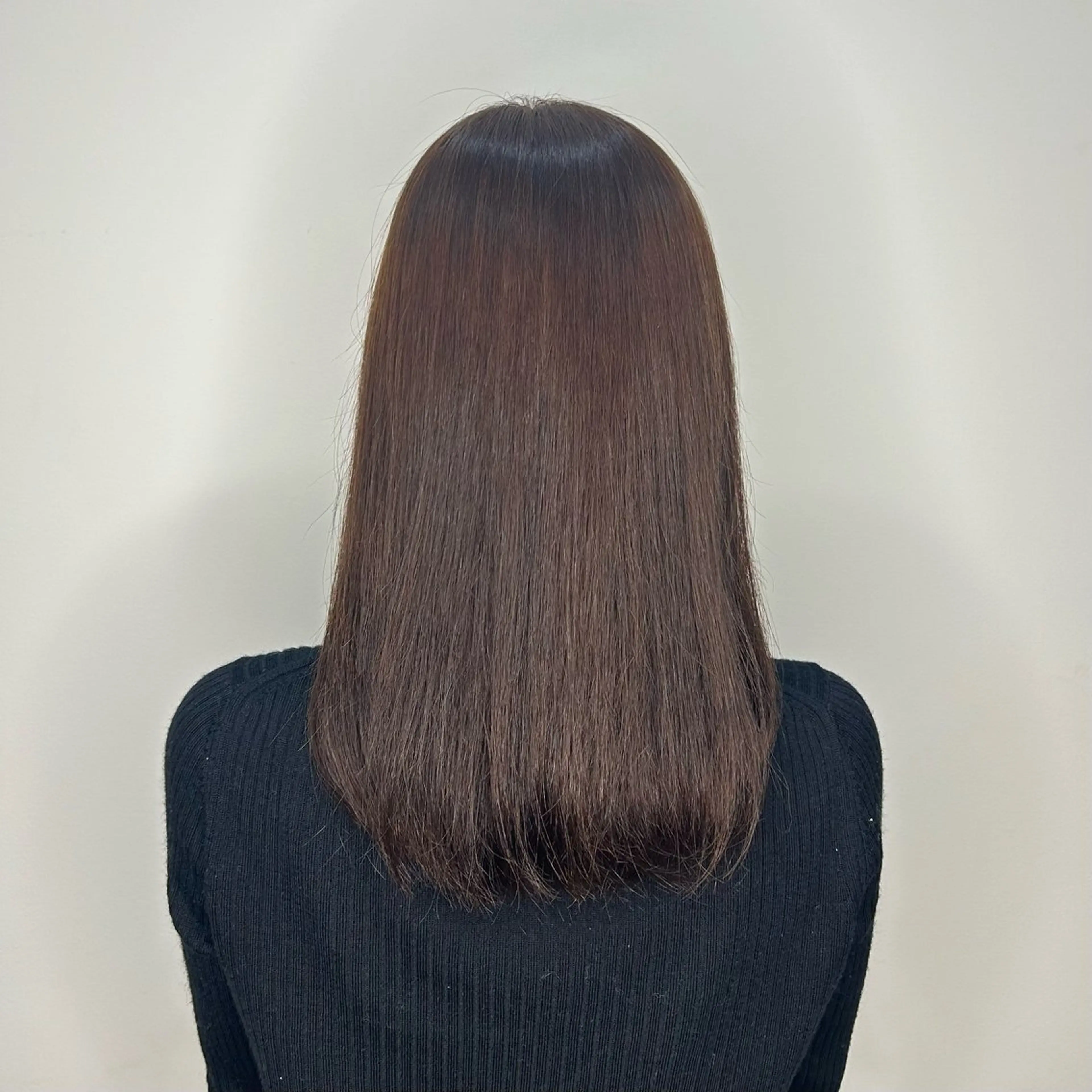 セミロング カラー ベージュカラー ピンクカラー ピンクベージュ 宮尾 愛海のヘアスタイル