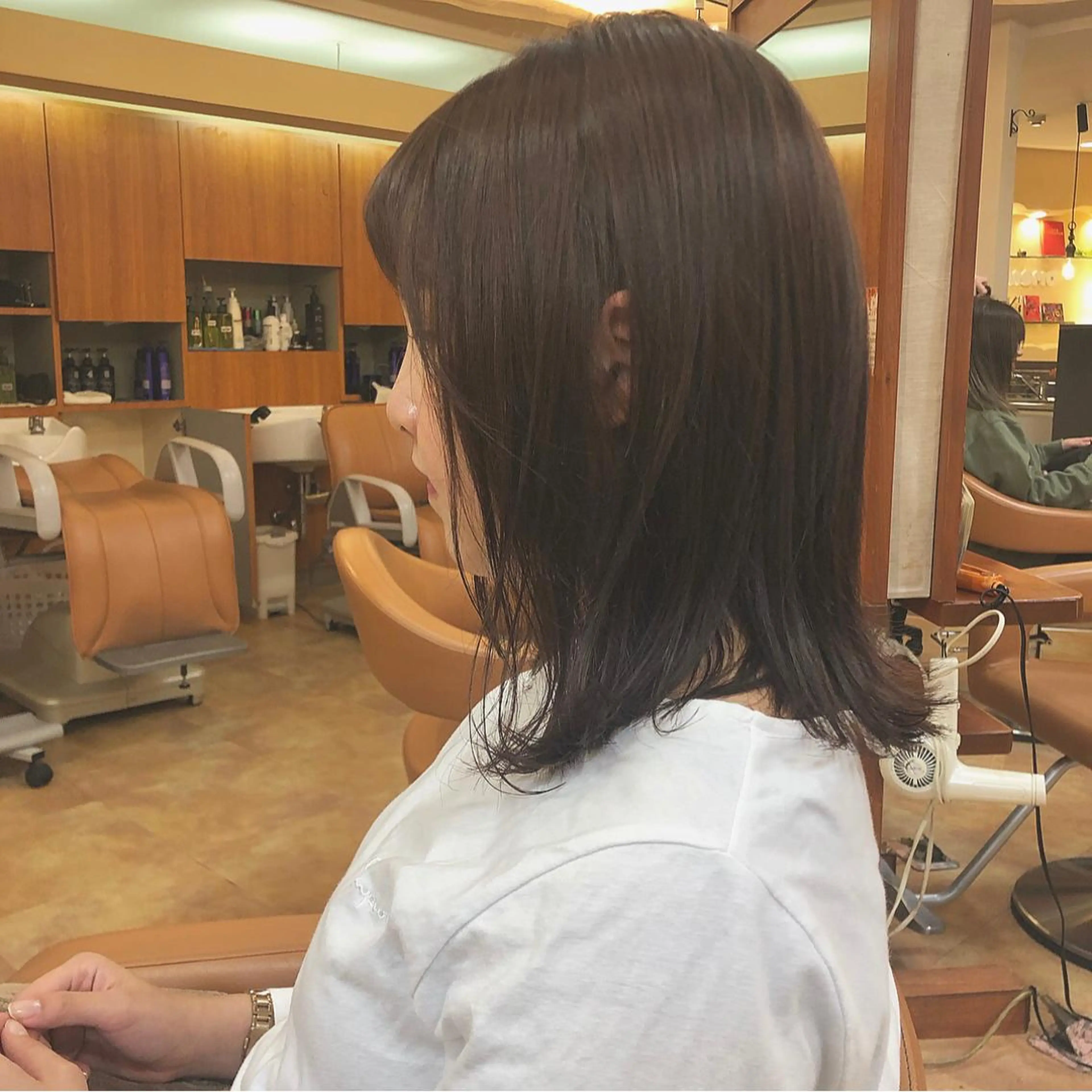 ミディアム カラー ブラウンカラー ピンクカラー ピンクブラウン モリオフロムロンドン池袋店所属・冨永 さやかのヘアスタイル