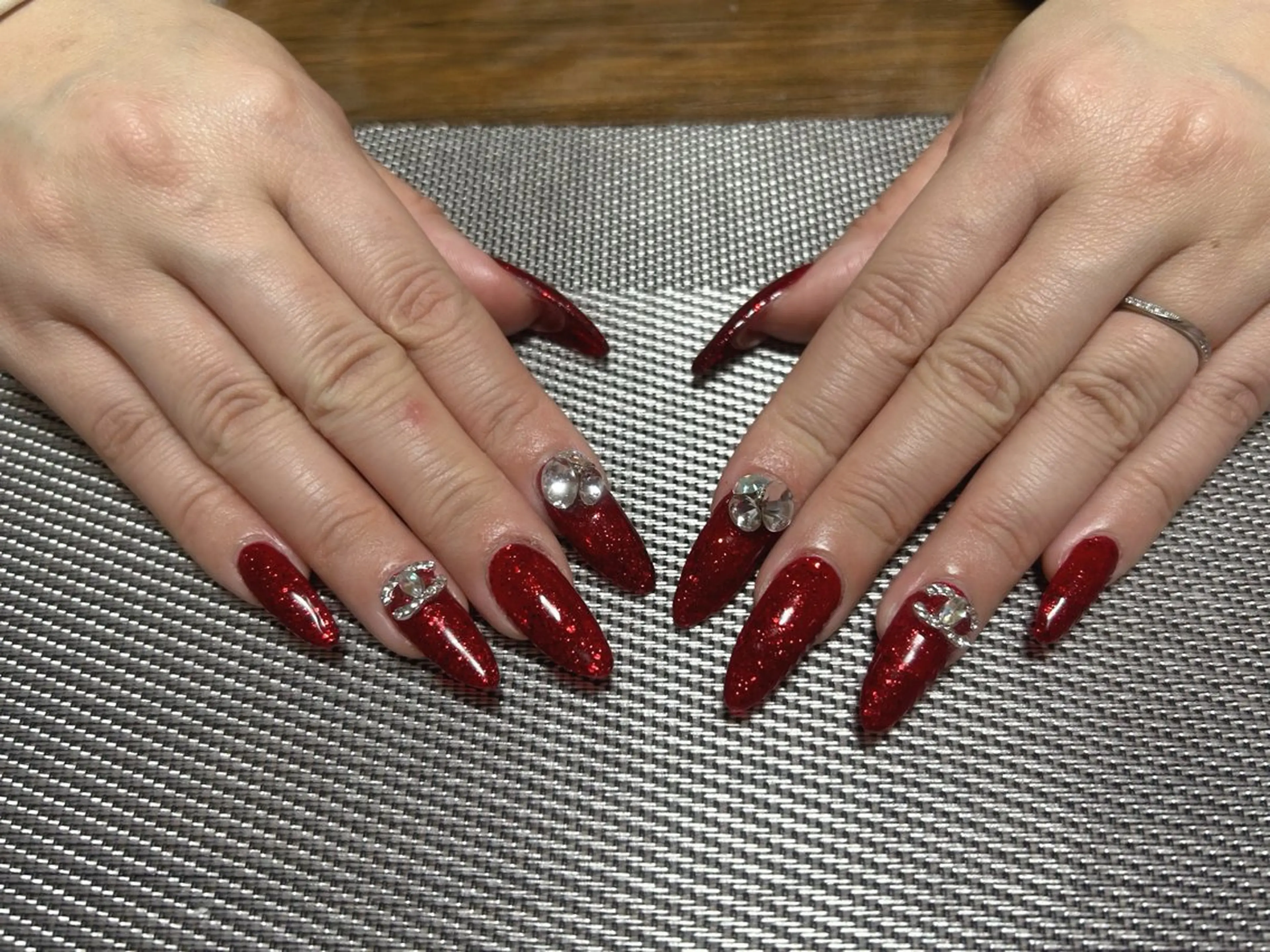 ネイル 長さ出し キラキラネイル ハンドネイル i nailのネイルデザイン