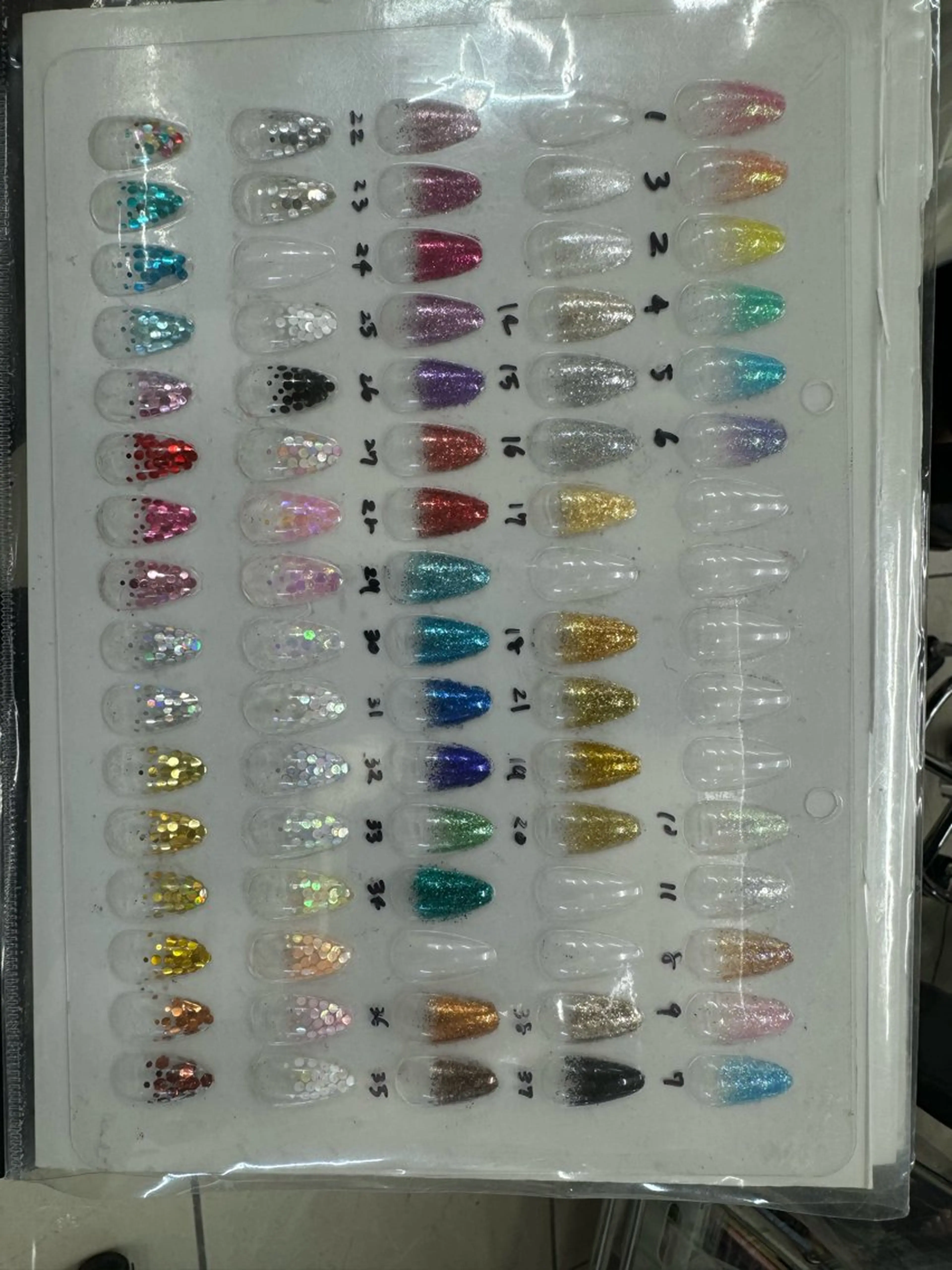 ネイル MAXKELLY SAEのネイルデザイン