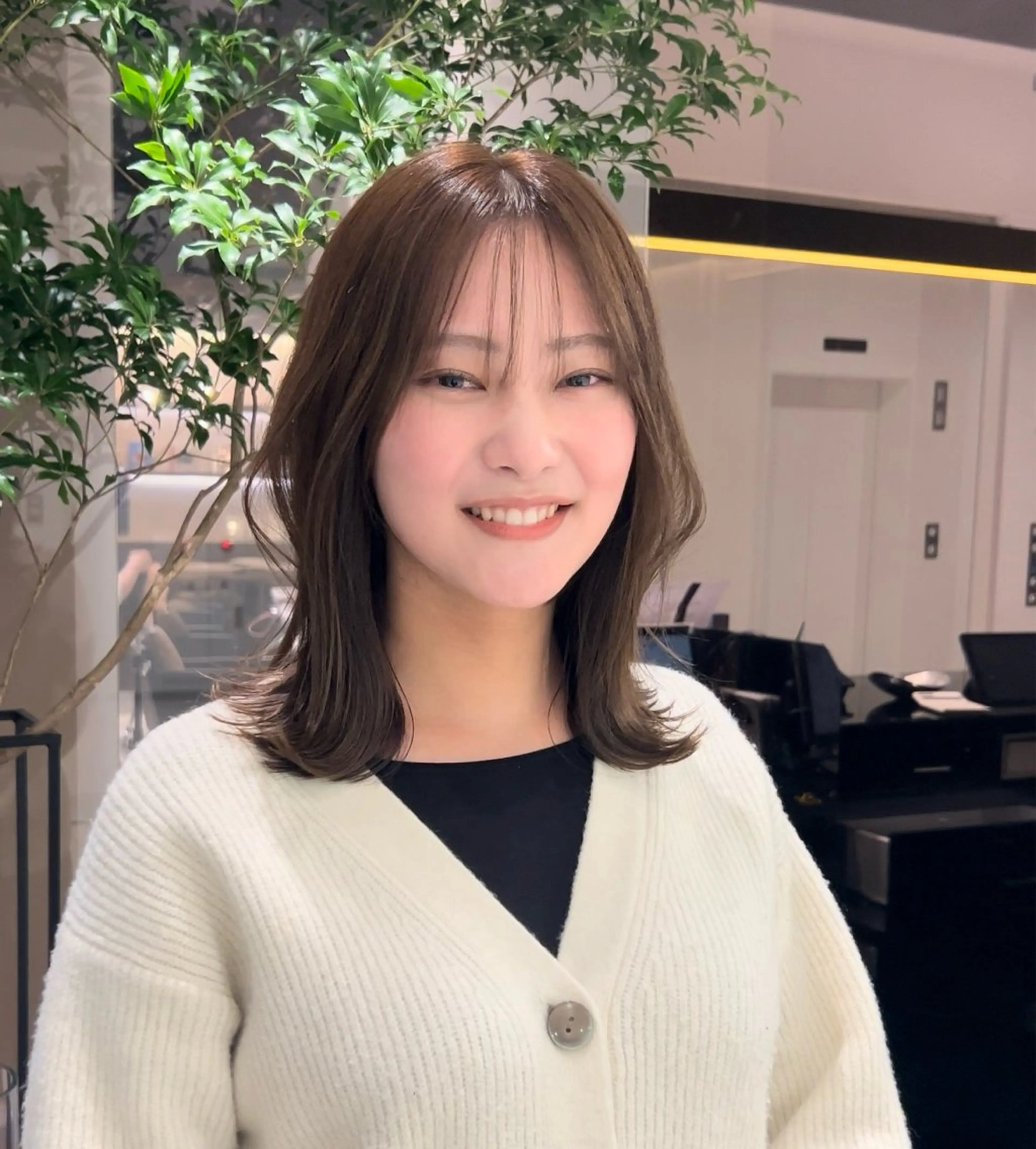 ミディアム カラー 美髪矯正/ 伊藤 更のヘアスタイル