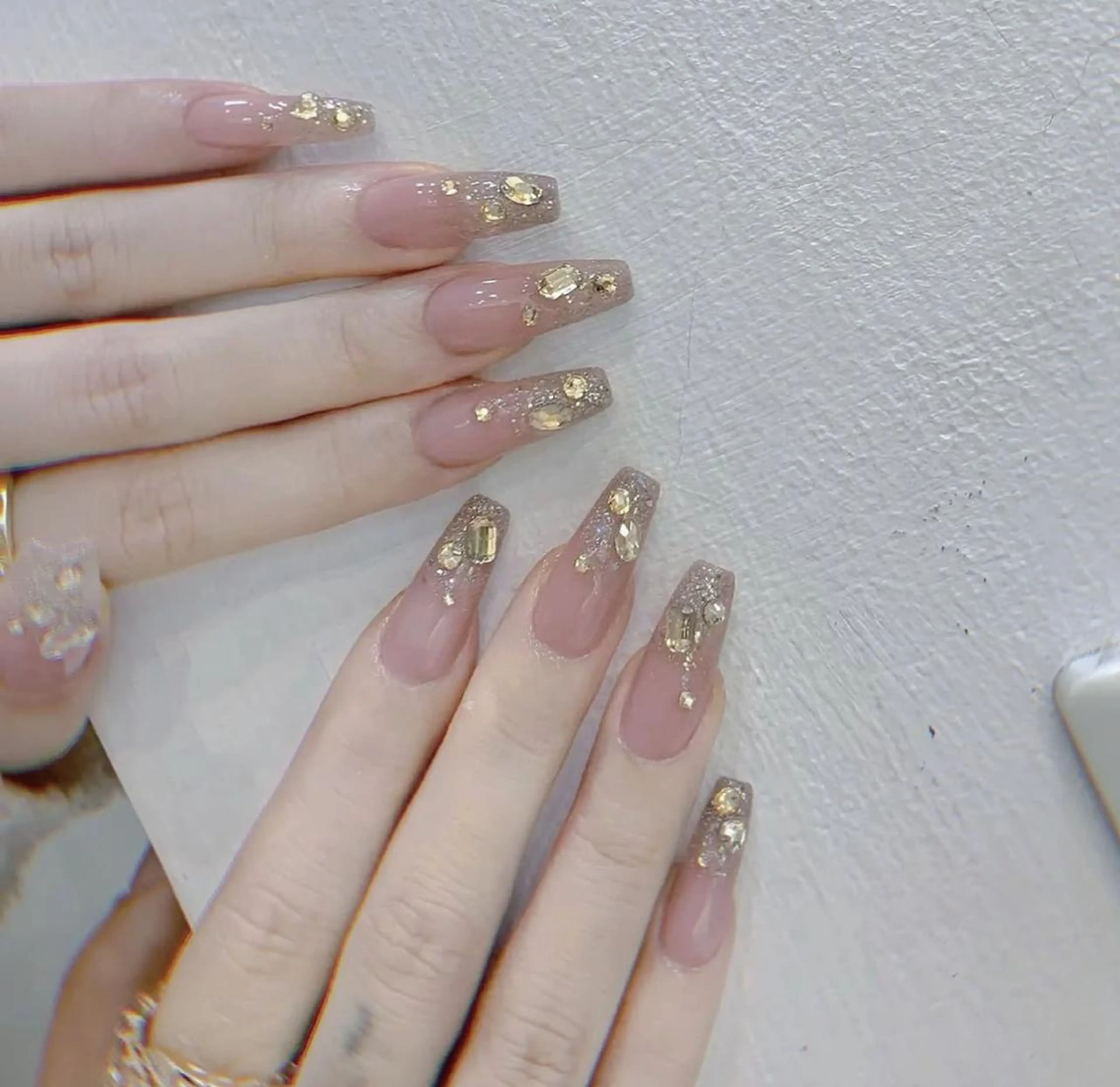 ネイル アートネイル 長さ出し ネイルチップ Queens テイのネイルデザイン