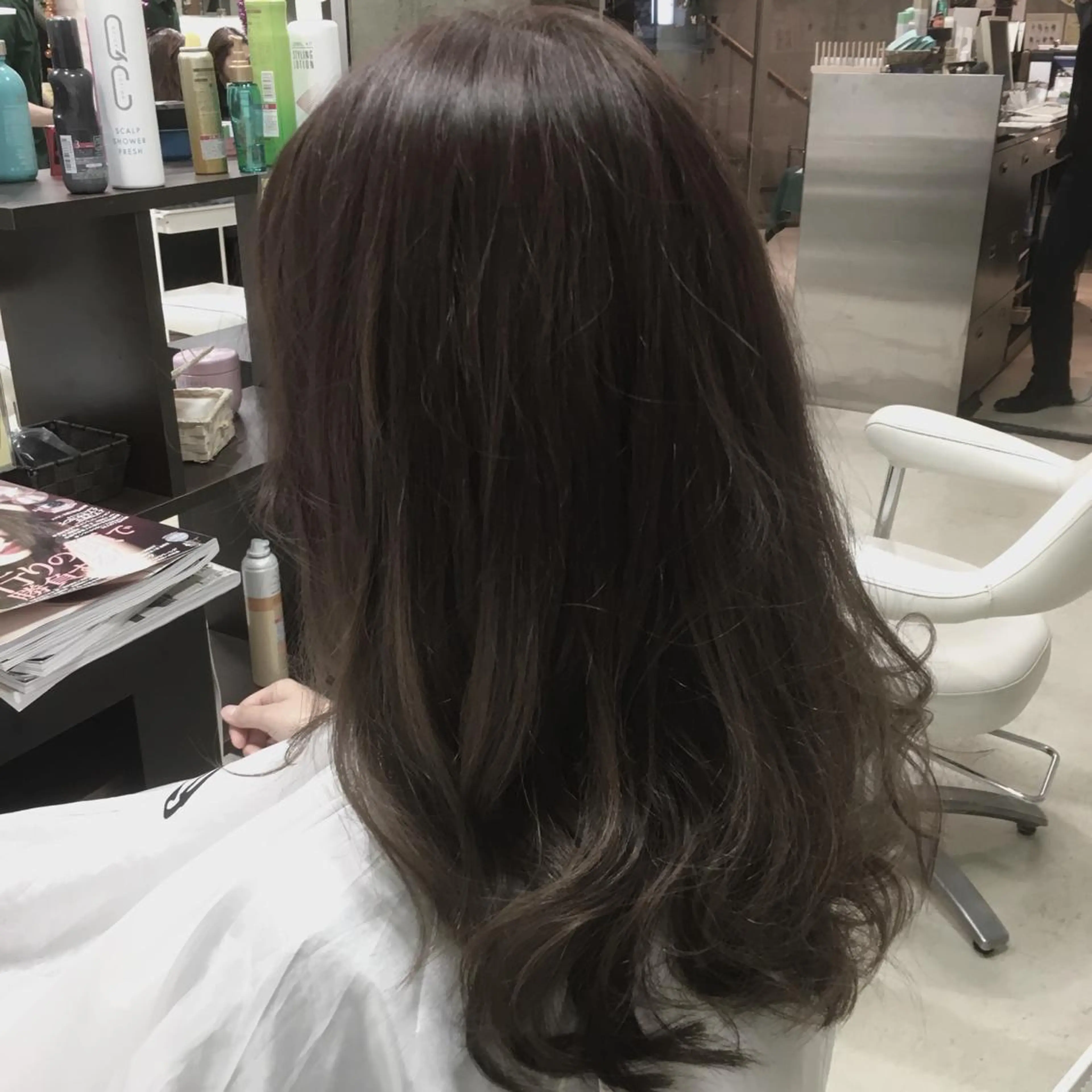 セミロング アッシュ brace 立花のヘアスタイル