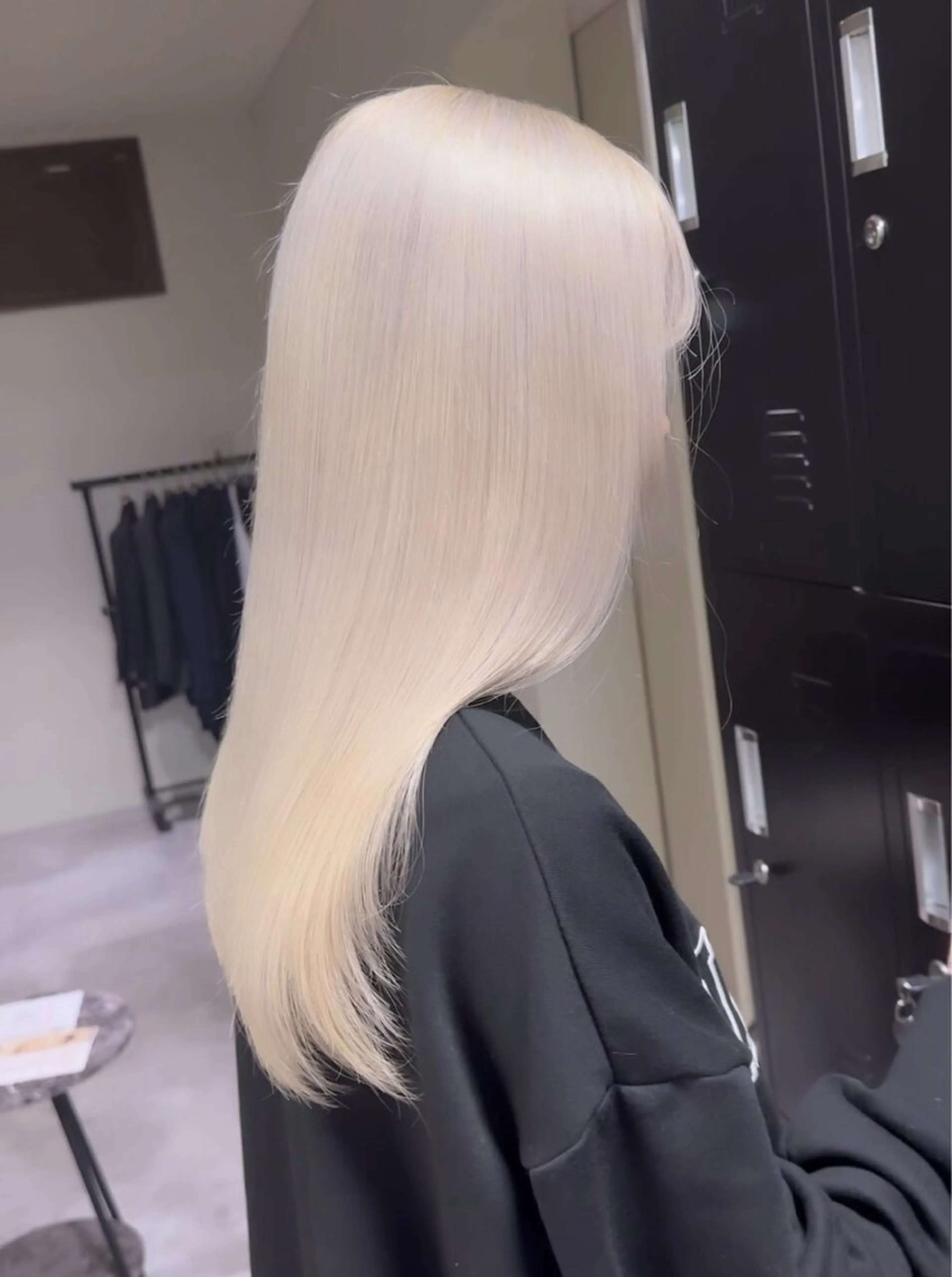 セミロング カット ヘアカラー Maison所属・Maison ハイトーン髪質改善のヘアスタイル