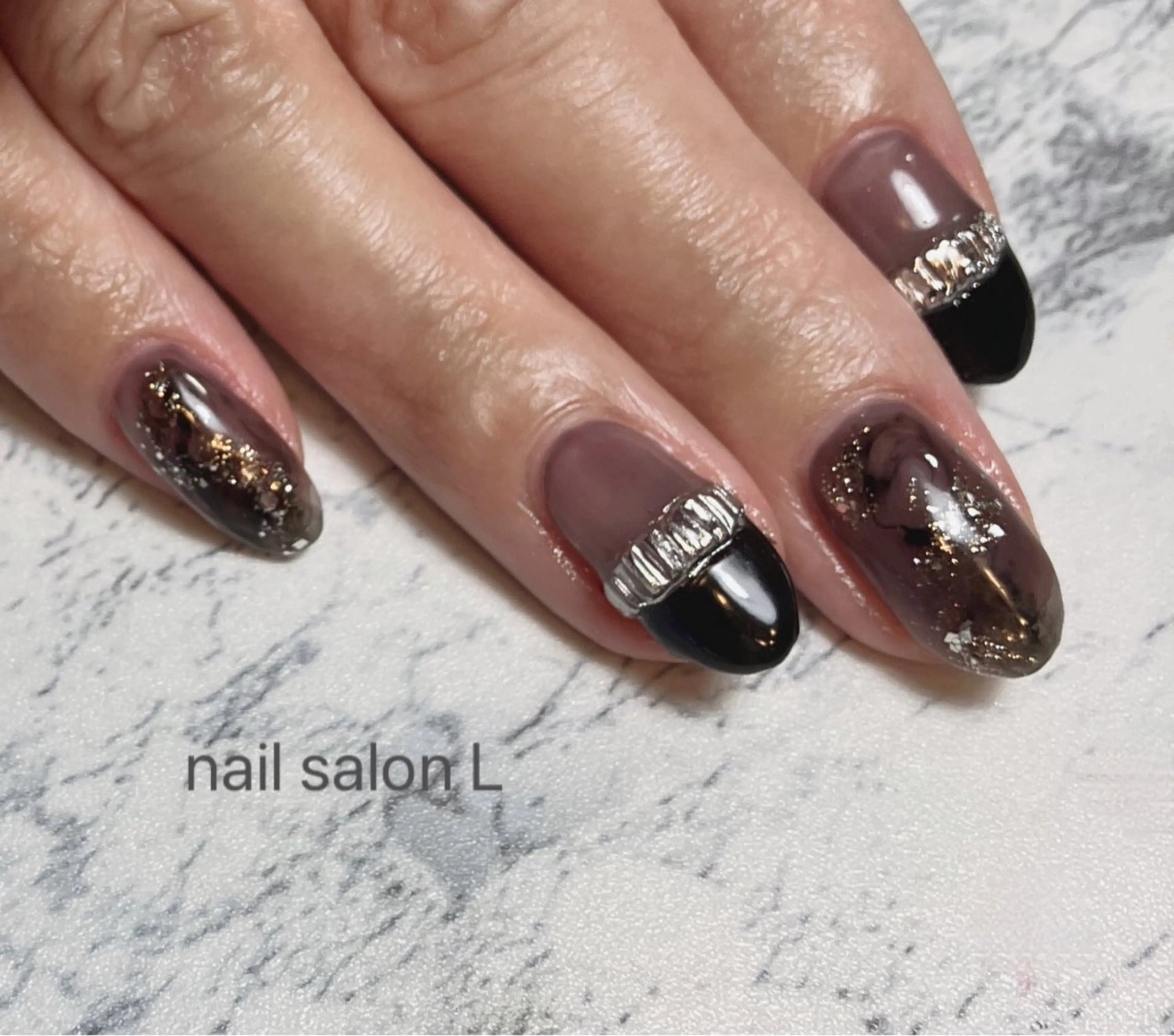 ネイル シルバー ハンドネイル 吉川市 ネイルサロンLのネイルデザイン