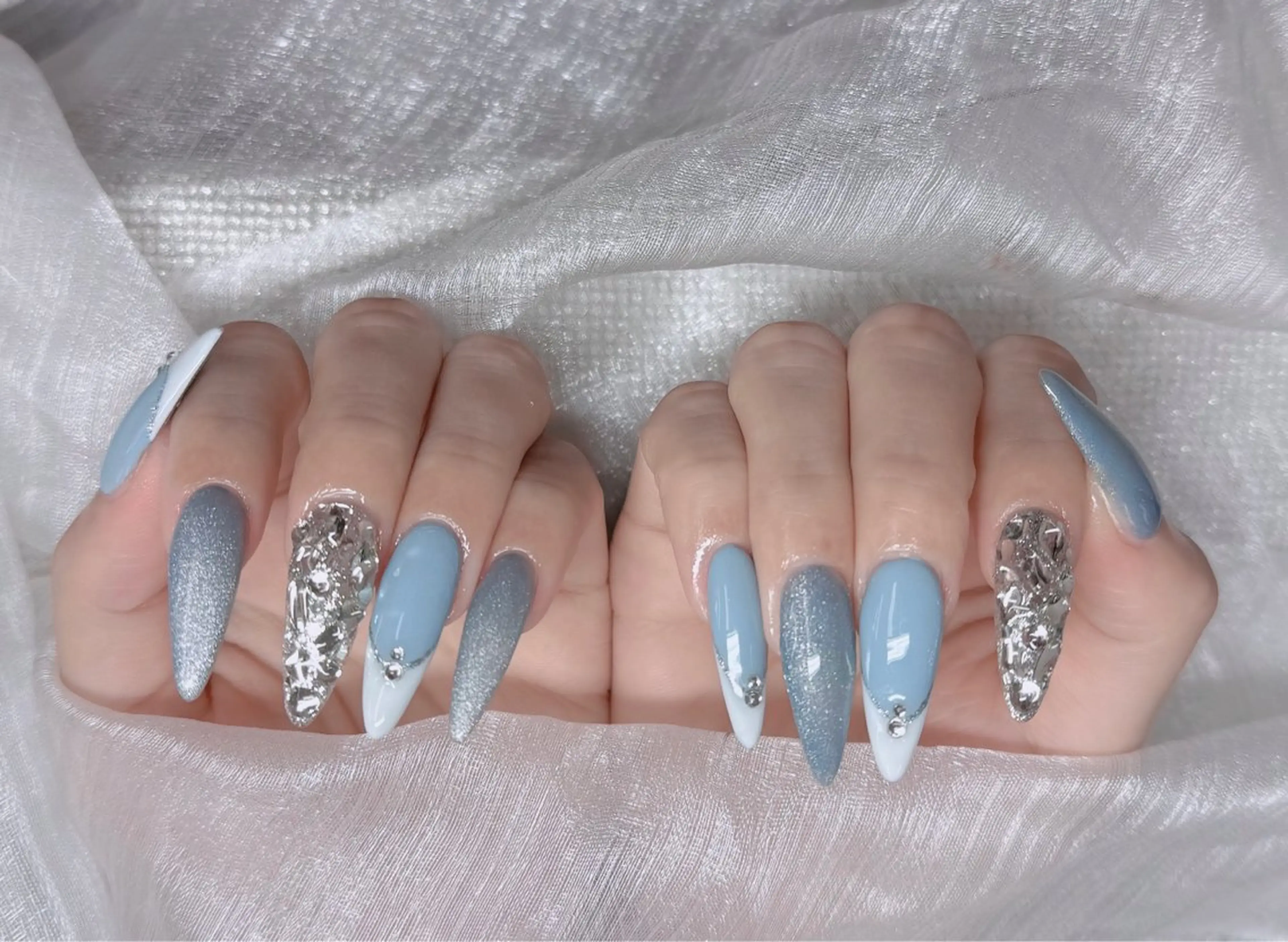 ネイル オーロラネイル フレンチネイル ジェルネイル ハロウィン キラキラネイル H.baby Nail Salonのネイルデザイン