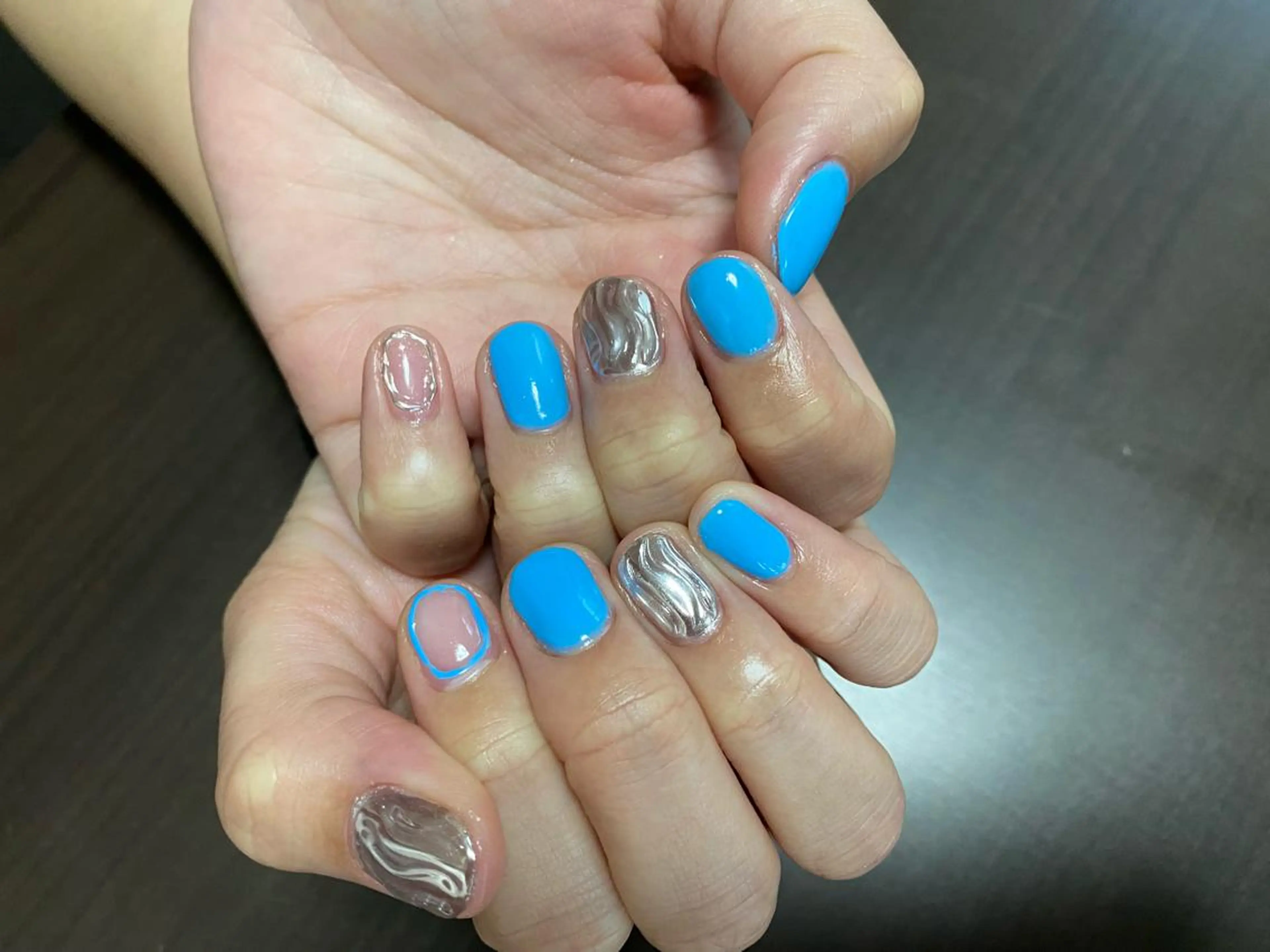 ネイル ブルー ミラーネイル ハンドネイル Ulu Nail 🌱MOMOKAのネイルデザイン