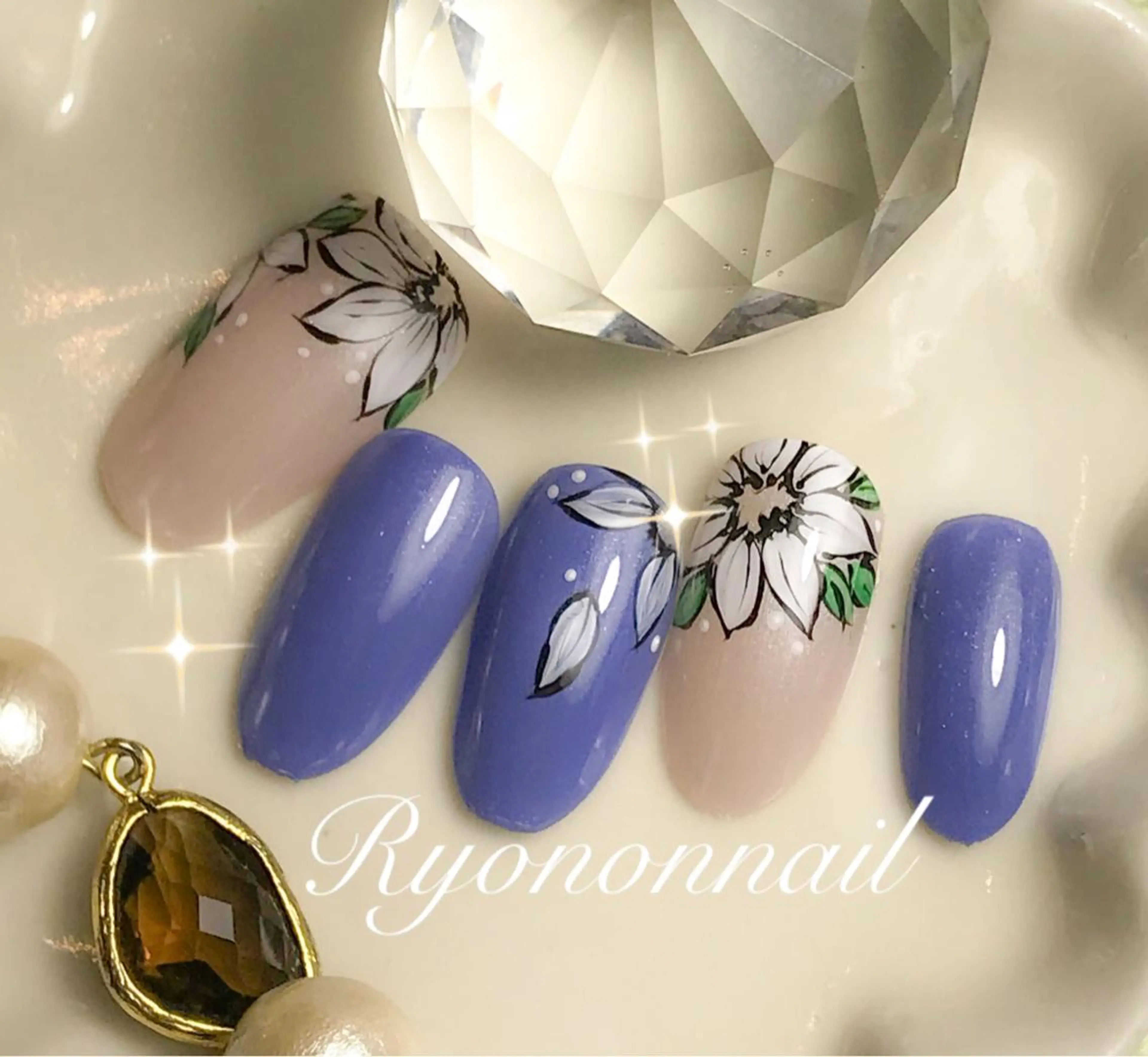 ネイル Ryononnail(リョノンネイル)所属・Ryononnail 上谷典子のネイルデザイン