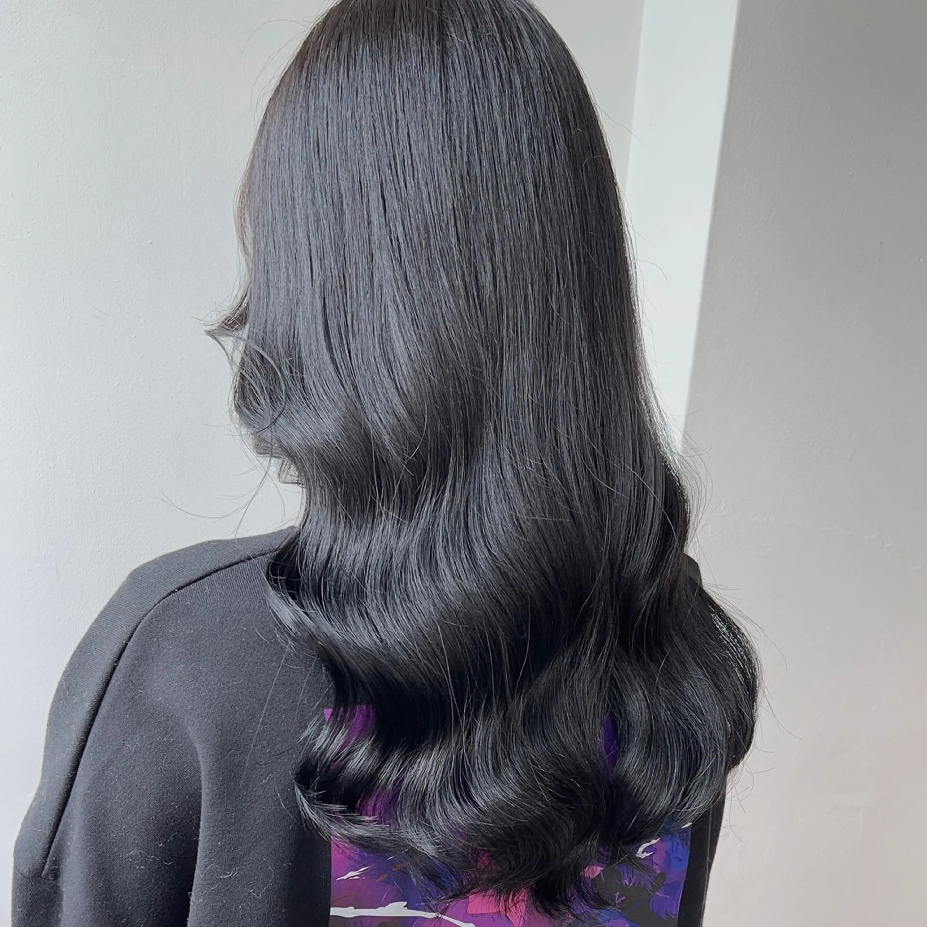 ロング カラー ヘアカラー トリートメント 韓国レイヤー🕊️ 柔らかベージュ🧸のヘアスタイル