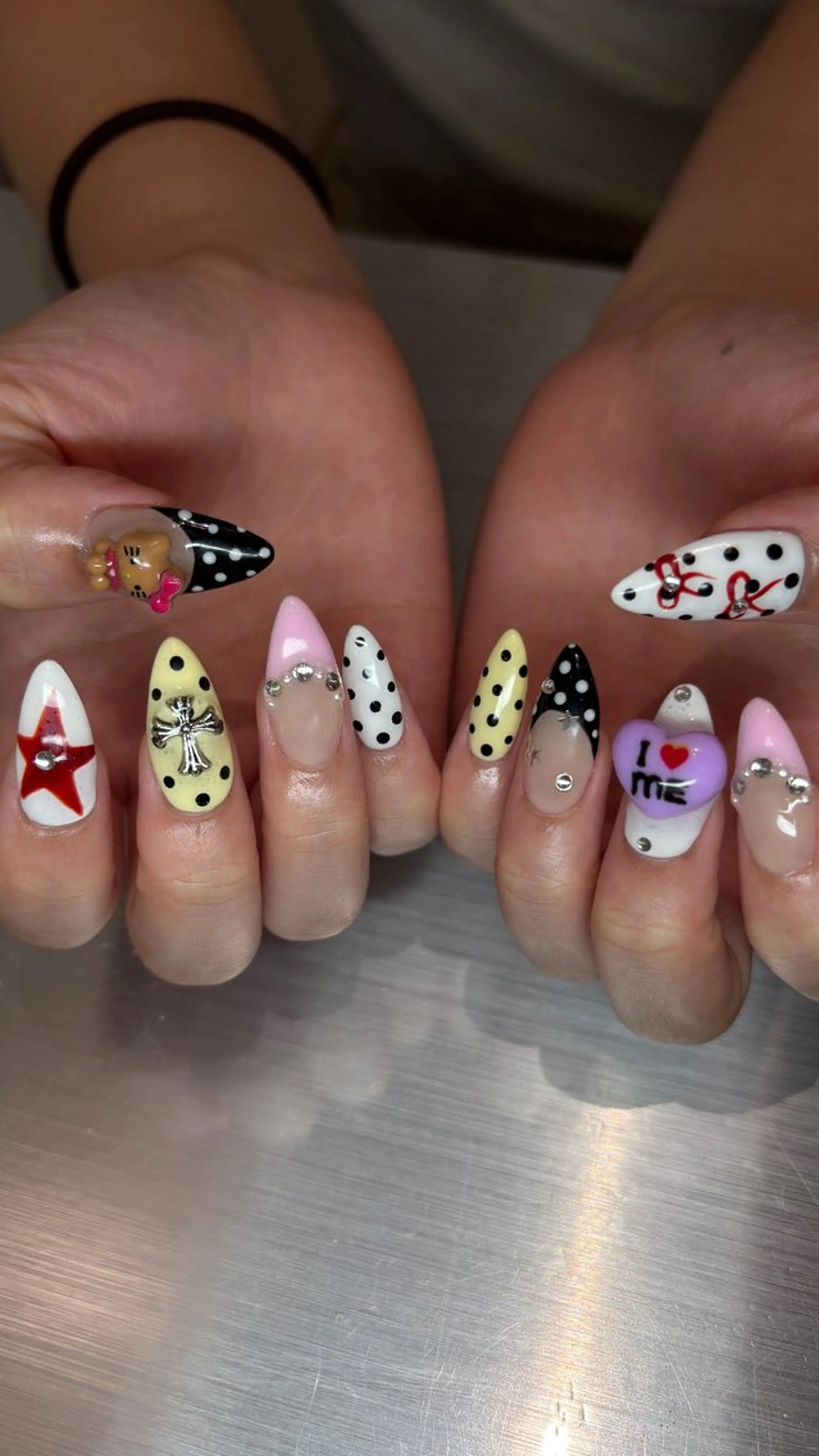 ネイル 👽個性派ネイル🎀 komachiのヘアスタイル