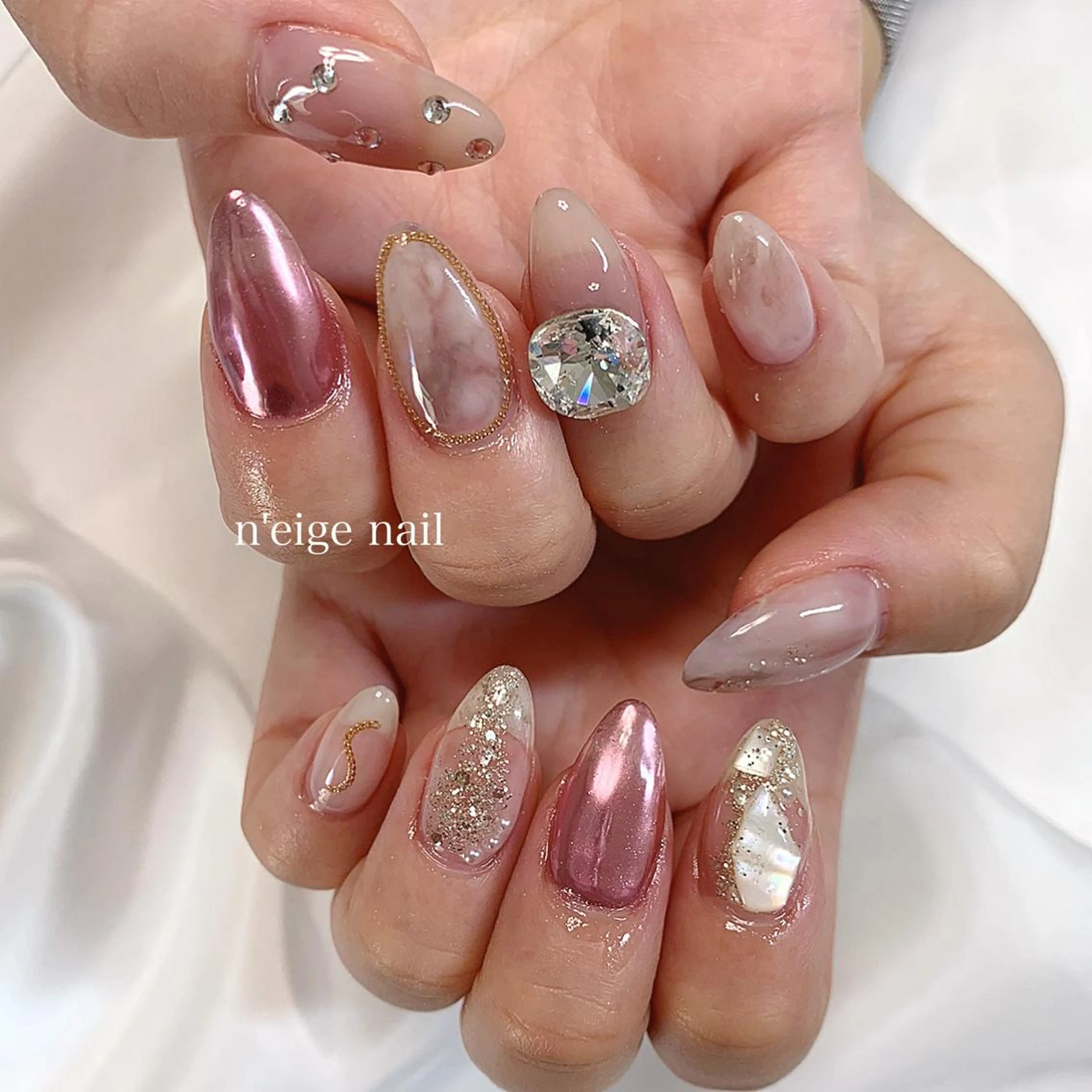 ネイル アートネイル ハート キラキラネイル 韓国ネイル ニュアンスネイル n'eige nail所属・大谷 綾香のネイルデザイン