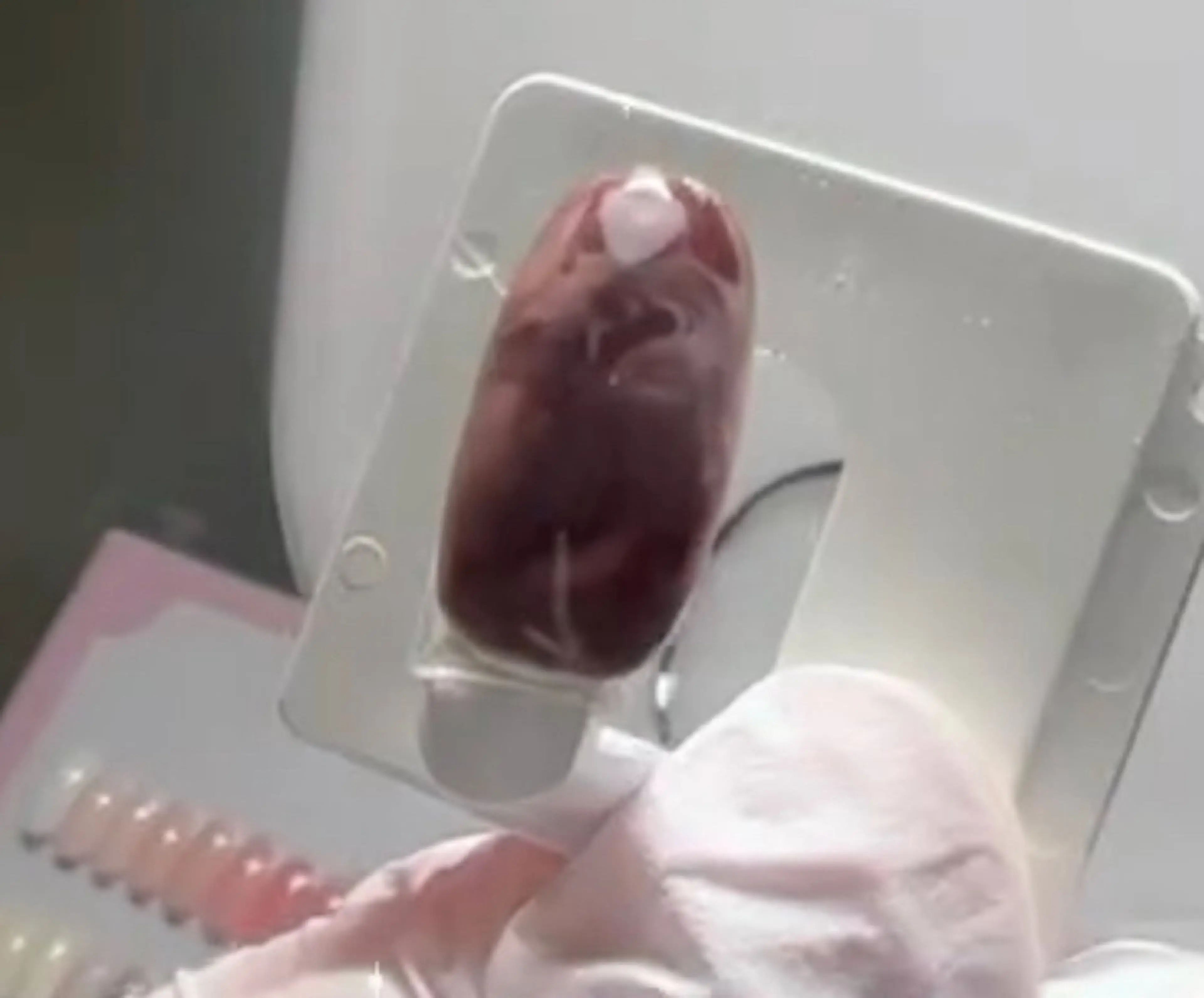 メンズ ネイル 爪ケア/深爪 自爪育成 🐰えむのネイルデザイン