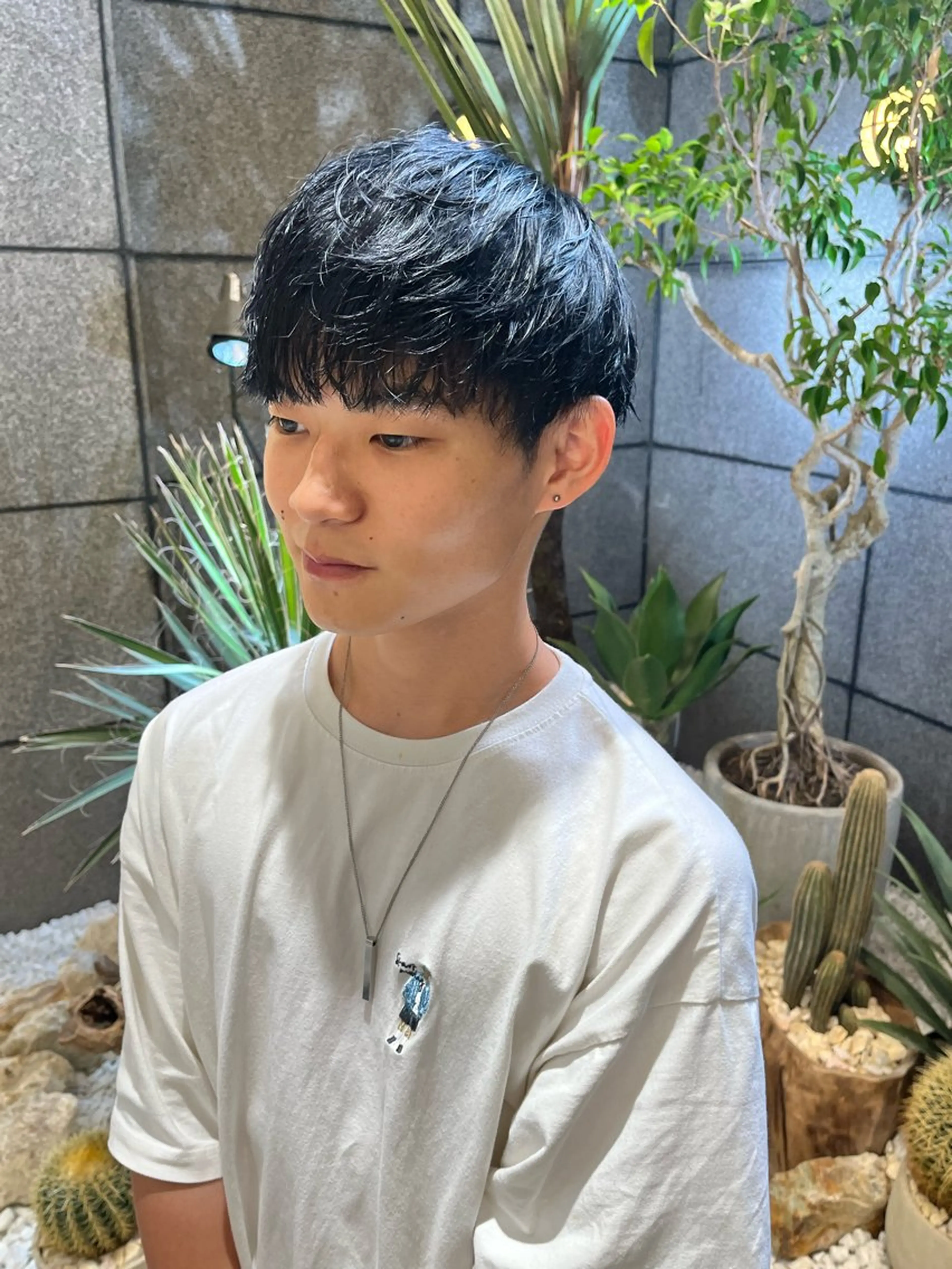 カラー メンズ メンズブリーチ ブリーチ ブルーカラー ネイビーカラー カット ヘアカラー トリートメント ∴Sanae. ∴ トータルビューティーのネイルデザイン