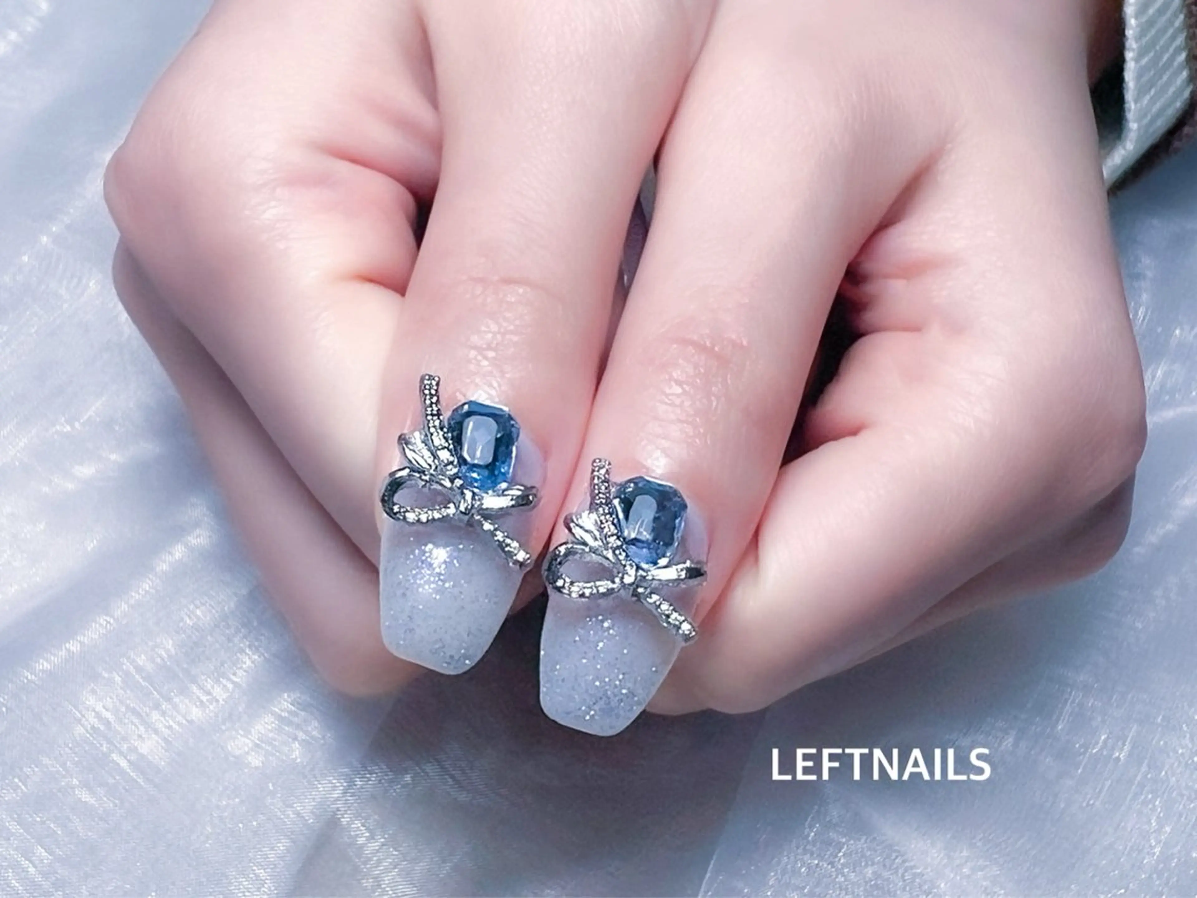ネイル LEFTNAILS フィルインニュアンスのネイルデザイン