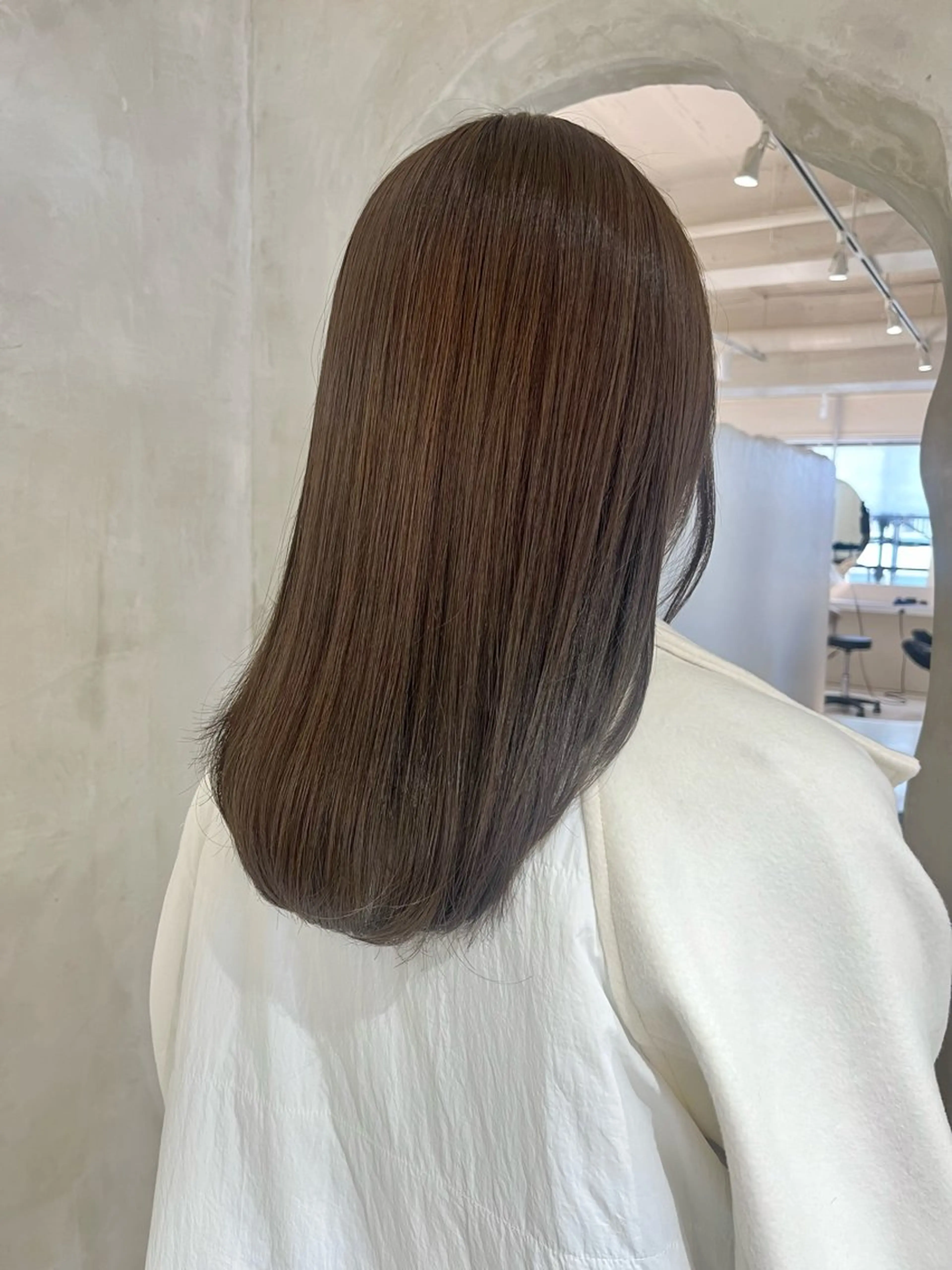 セミロング ヘアカラー effect横浜所属・切りっぱなしボブ/ 艶カラー/綾莉のヘアスタイル