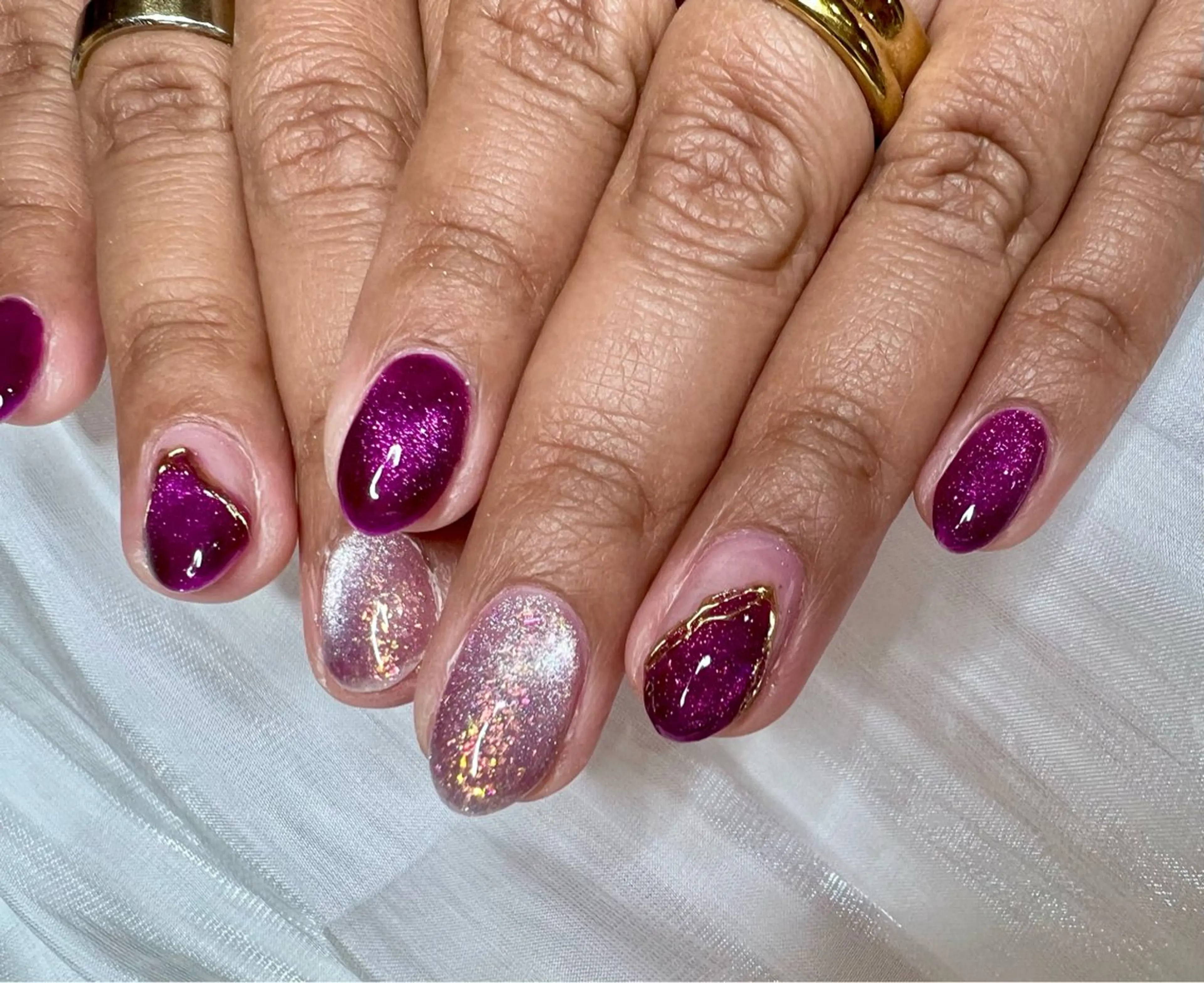 ネイル オーロラネイル クリアネイル 長さ出し フットネイル フレンチネイル ハンドネイル リボン、ガーリー パーツ放題専門店のネイルデザイン