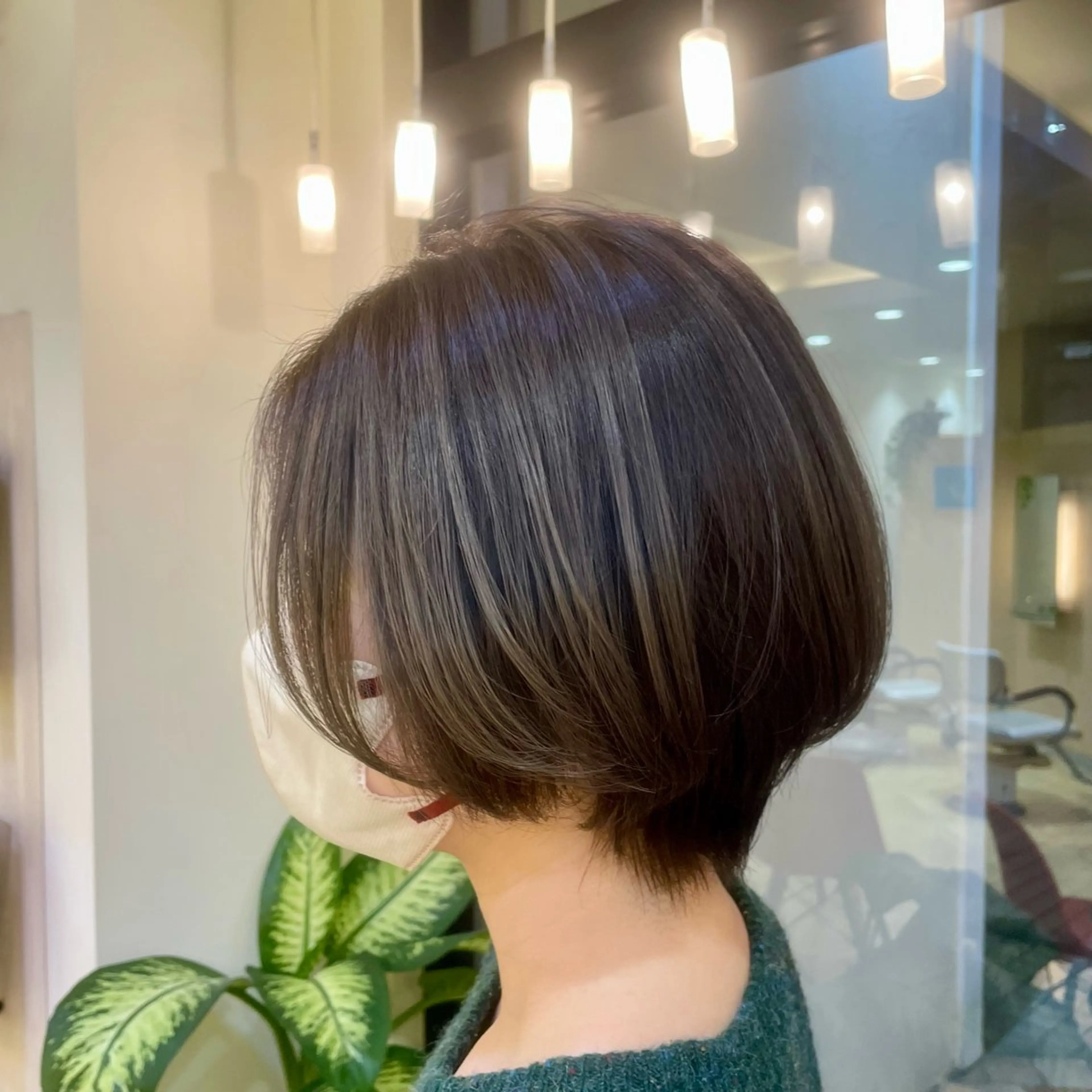 ショート カラー ハイライトカラー ハイライト ショートヘア 丸山 愛唯のヘアスタイル