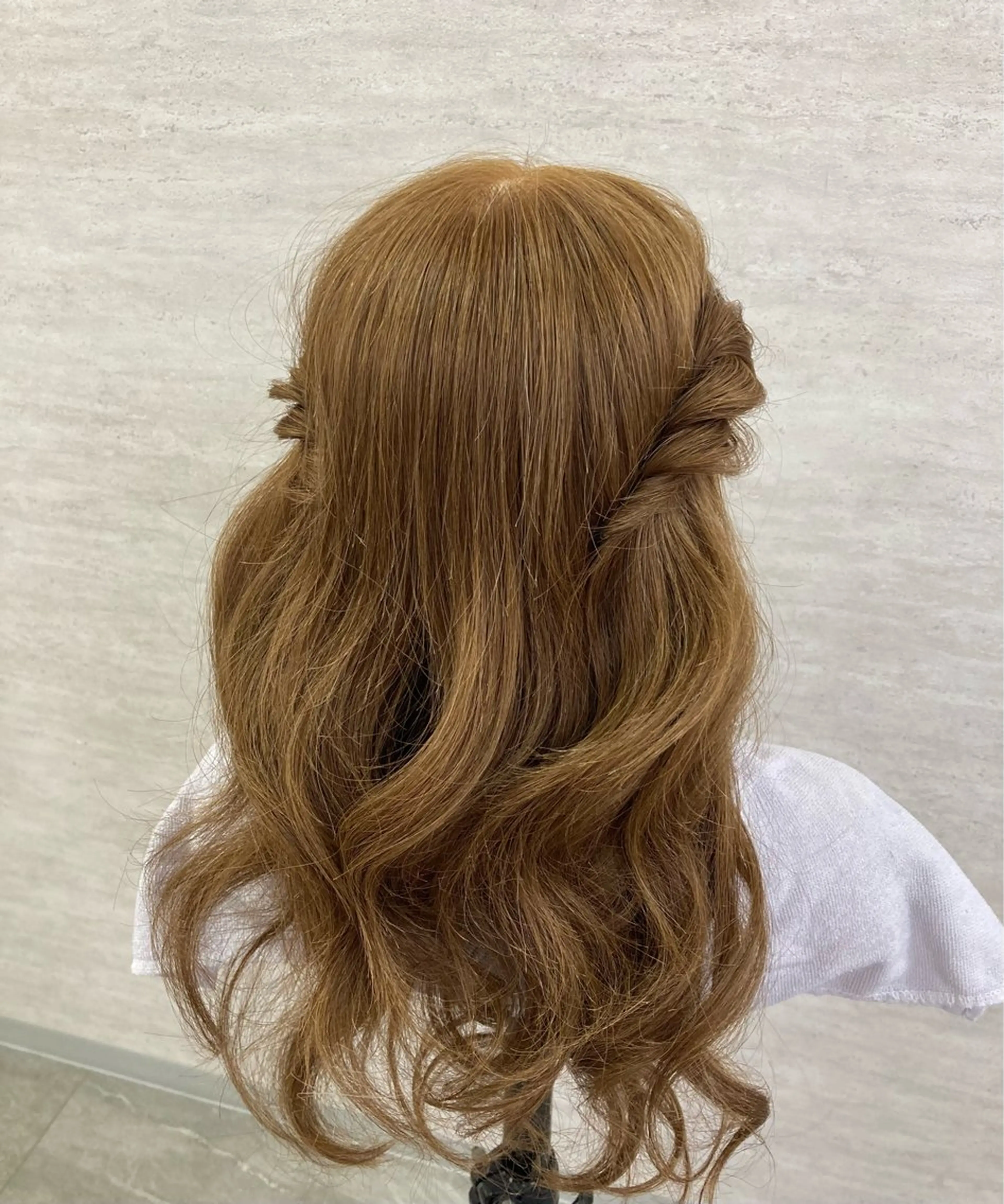 無料モデル　ねじりハーフツインの写真