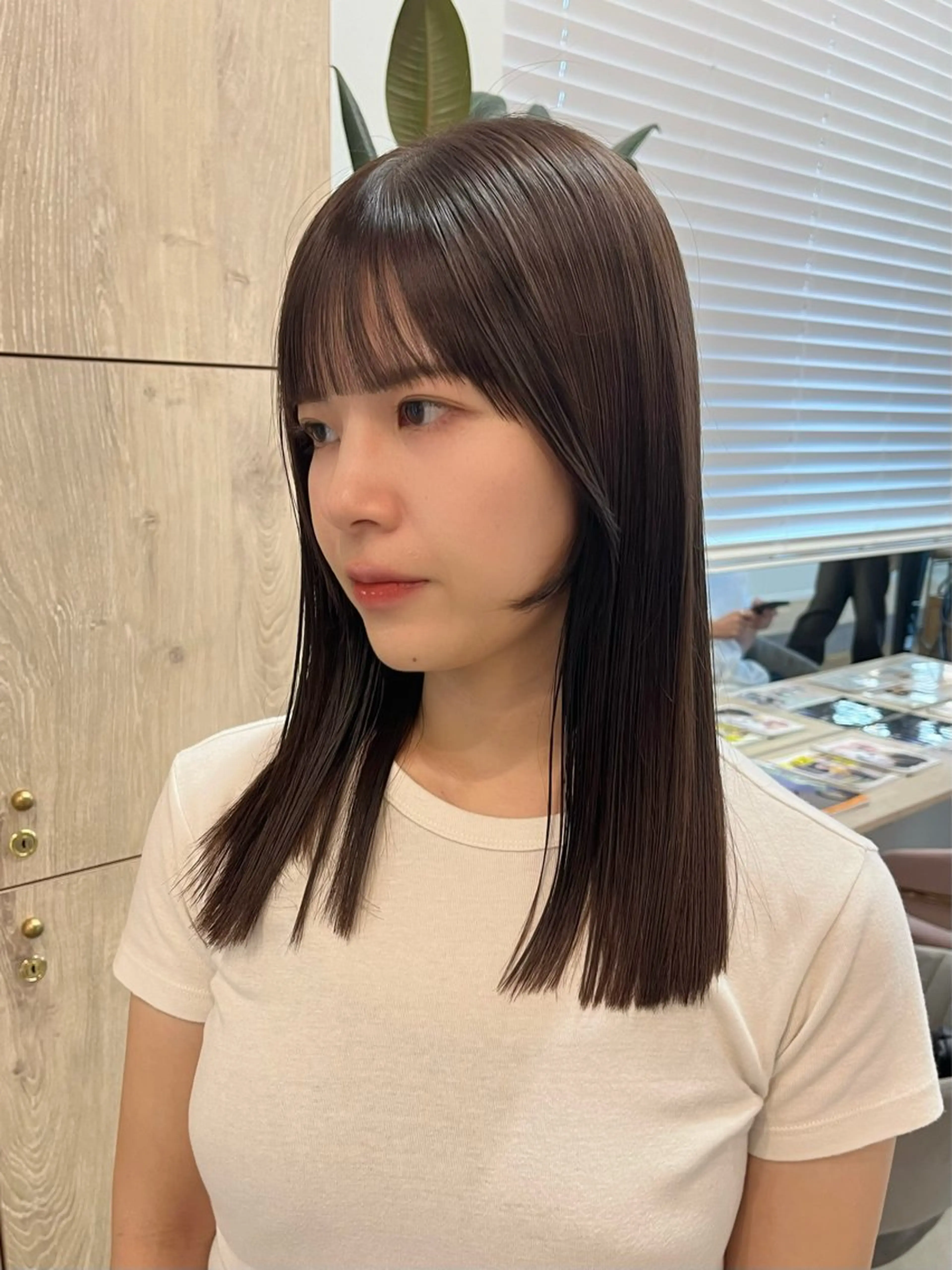 ミディアム ヘアカラー トリートメント marino/ カラー/顔周りカットのヘアスタイル