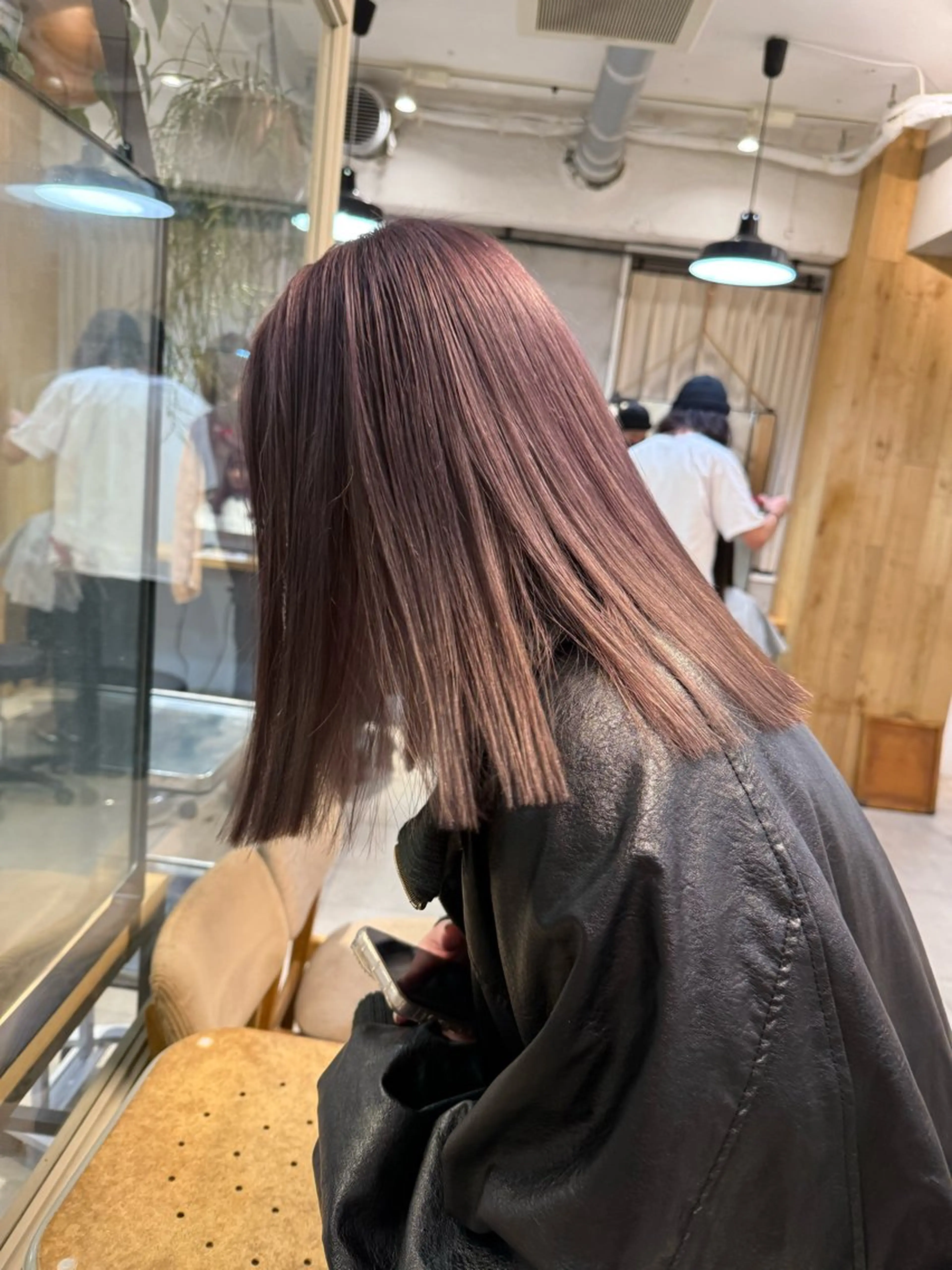 ミディアム カラー ミルクティー× グレージュMOMOのヘアスタイル