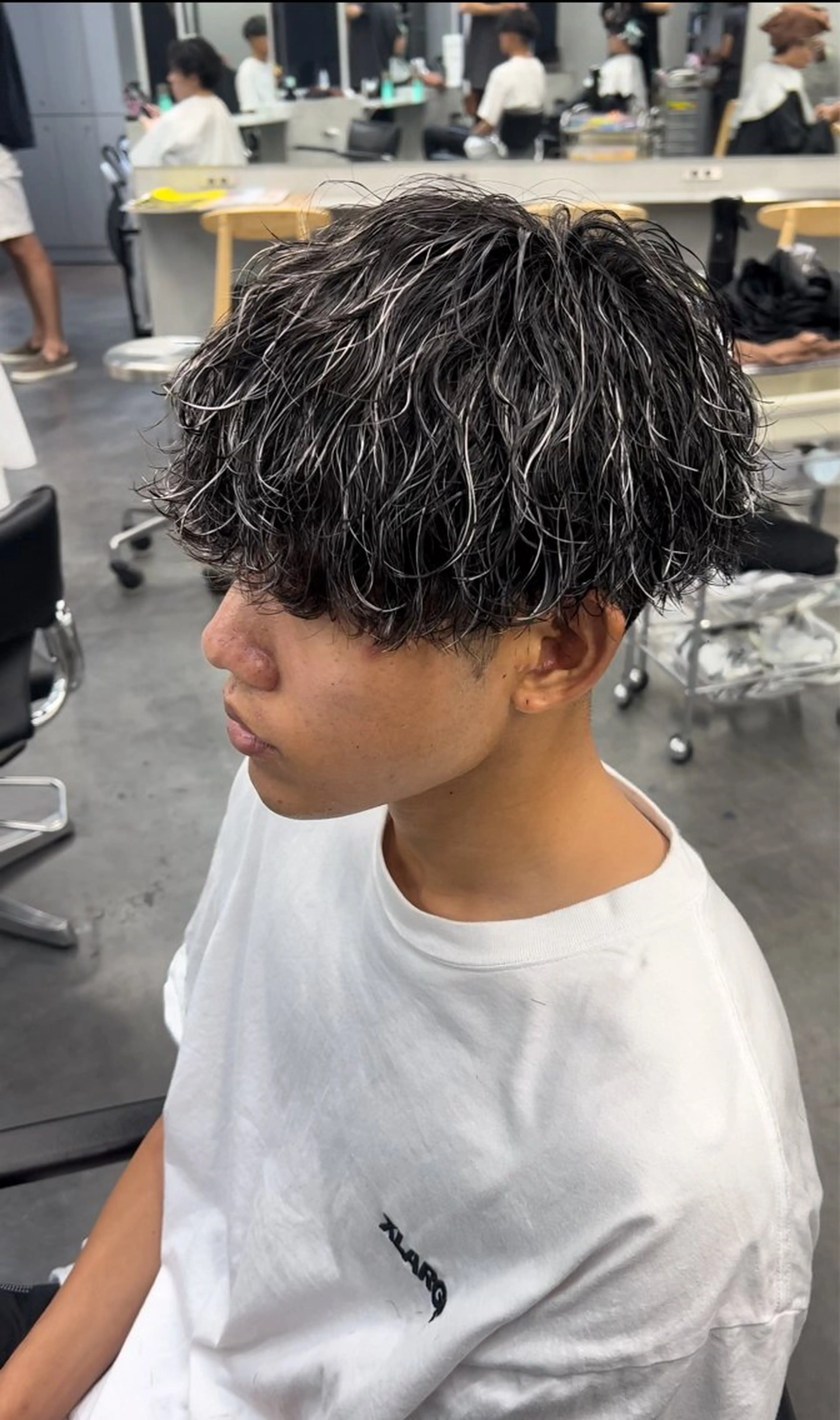 パーマ メンズ メンズパーマ ツイストスパイラルパーマ 波巻きパーマ ニュアンスパーマ スパイラルパーマ fifth リュウセイのヘアスタイル