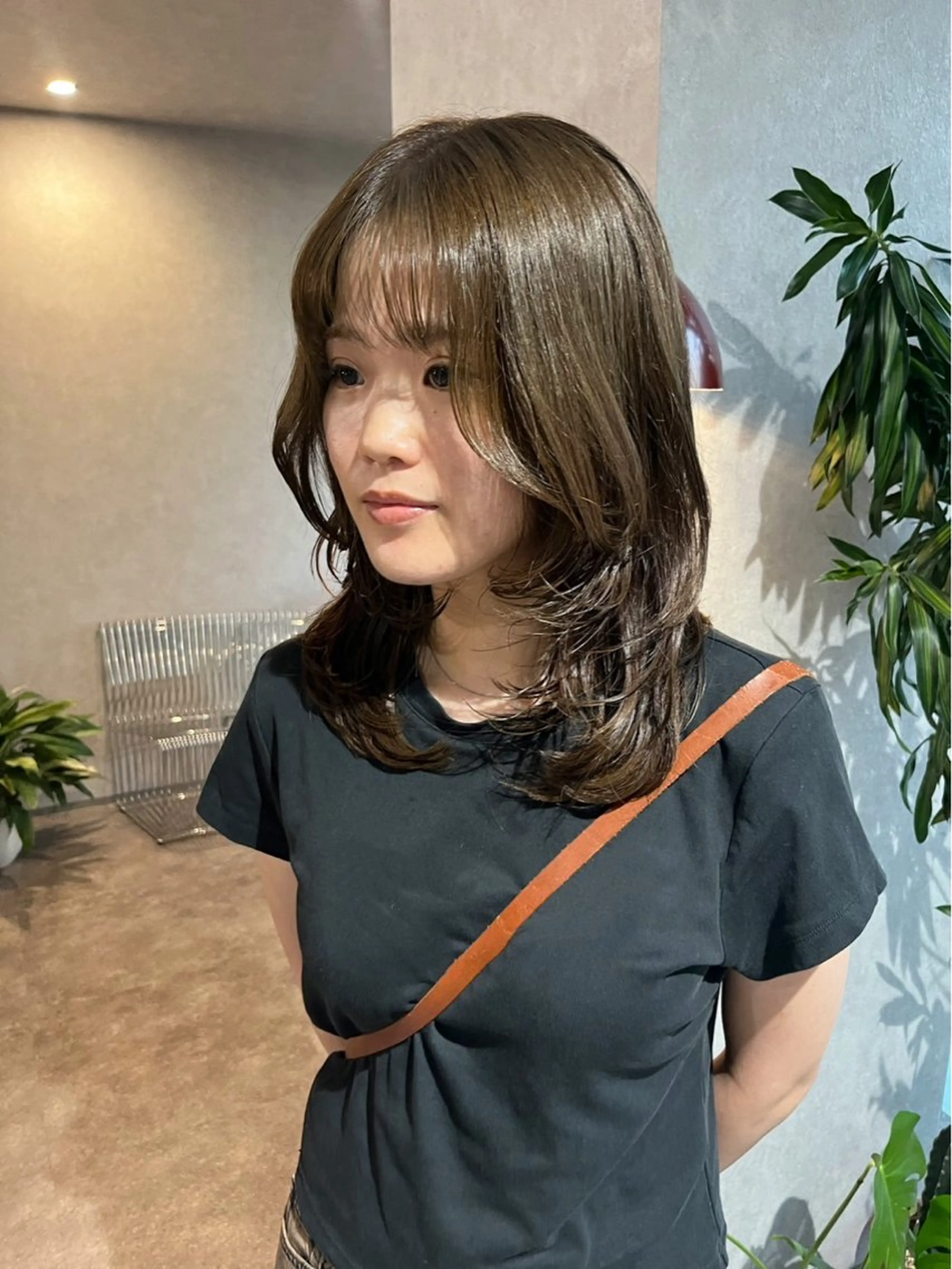 ミディアム カラー オリーブカラー レイヤーカット yuumi/大濠🪷 レイヤー/ハイトーンのヘアスタイル