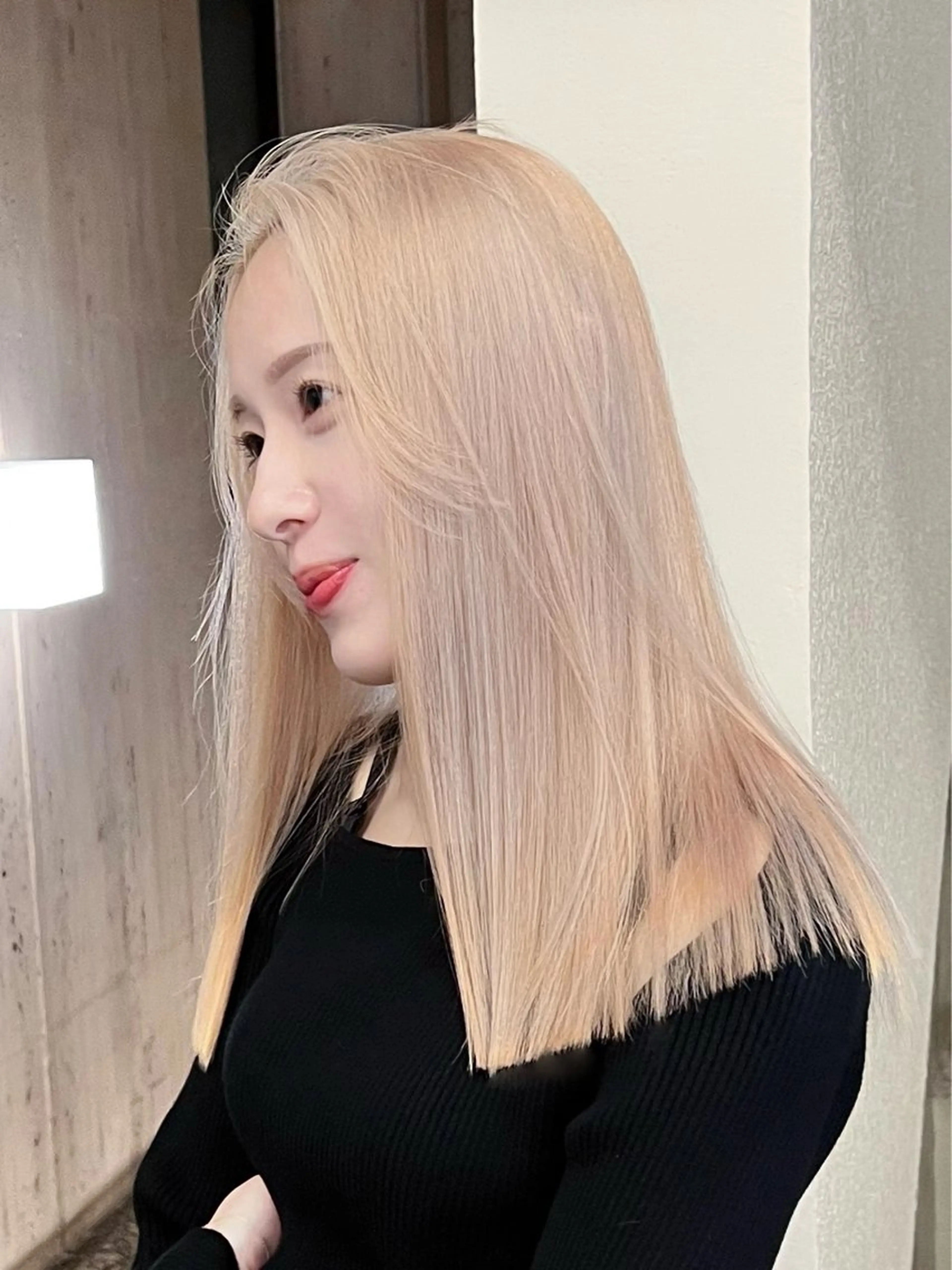 セミロング ヘアカラー ムラ修正💎 艶髪ハイトーン💎のヘアスタイル