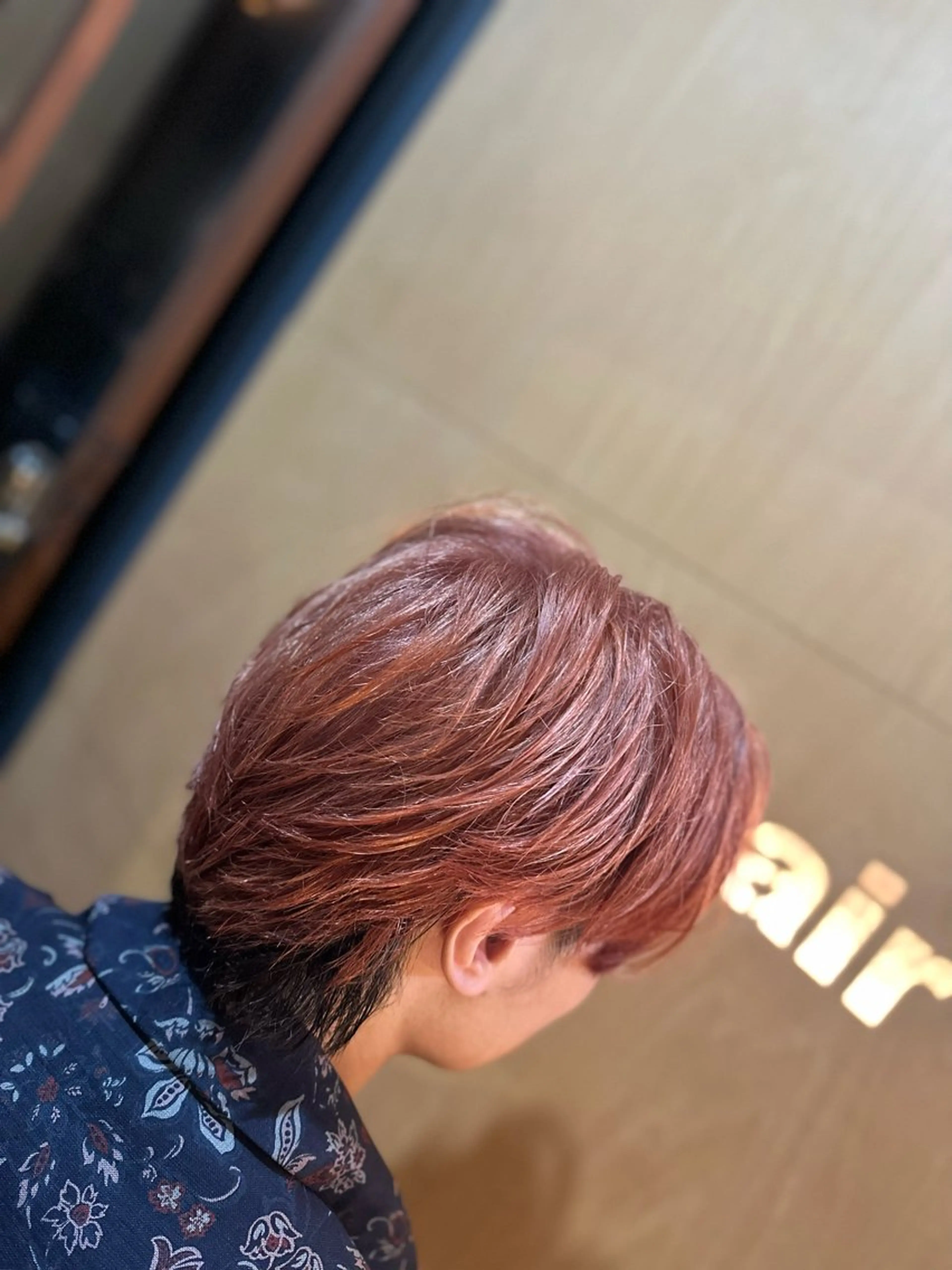 ミディアム ウルフカット カット パーマ メンズカットNo,1 小池 魔裟斗のヘアスタイル