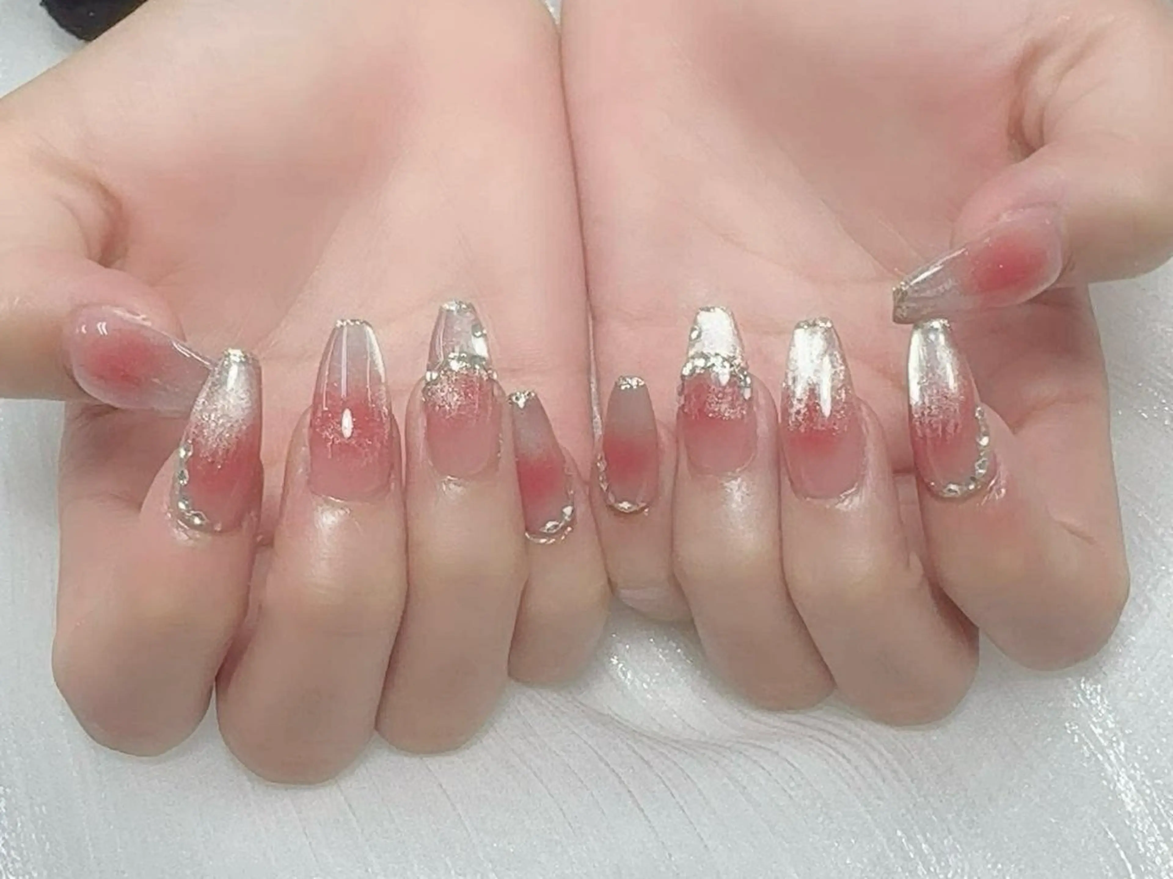 ネイル べっ甲ネイル チークネイル フラッシュネイル フットネイル フレンチネイル ハンドネイル ハンドケア Hara Nail 【パラジェル使用】のネイルデザイン