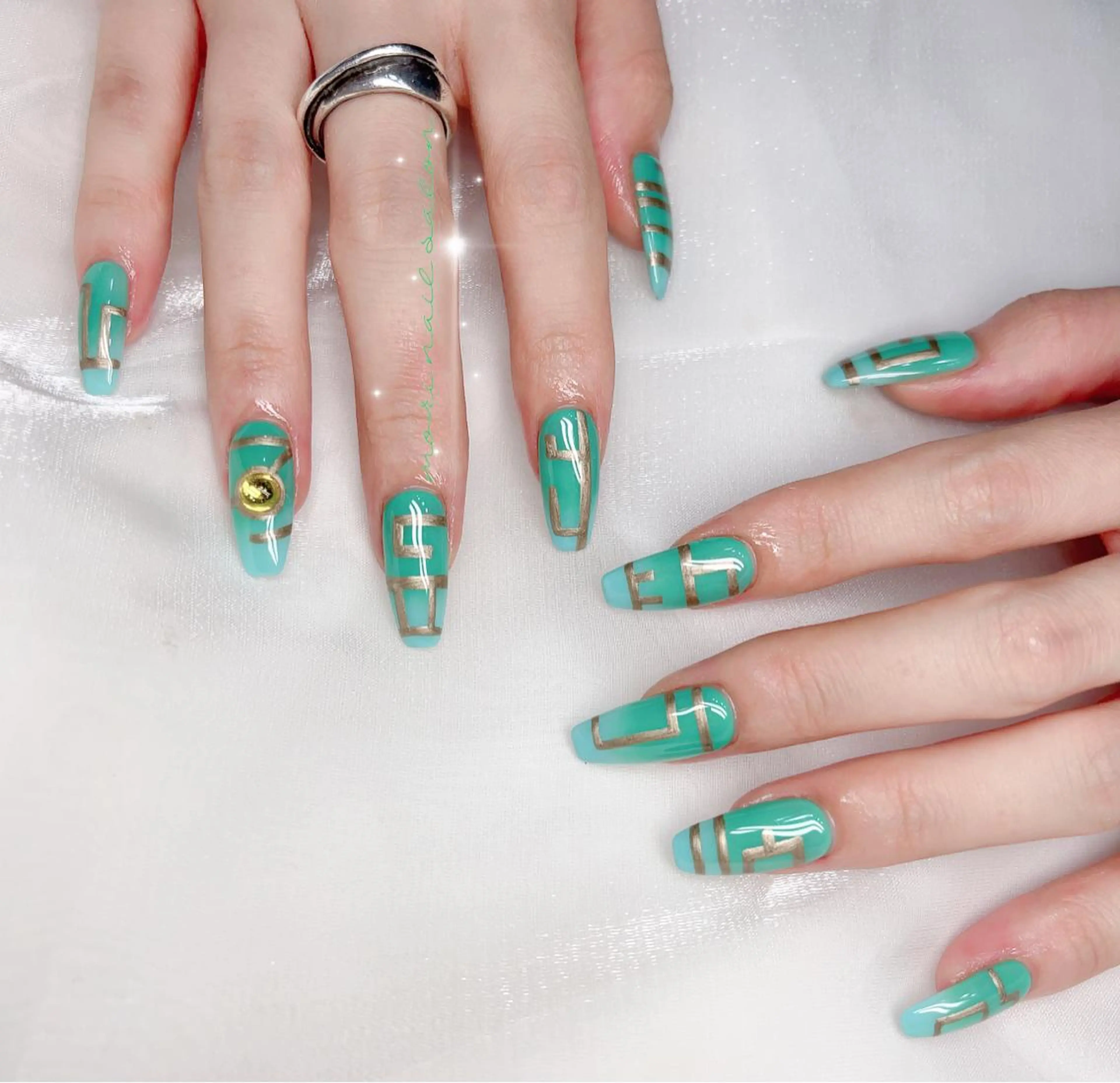 ネイル ハンドネイル 森 ネイルサロンのネイルデザイン