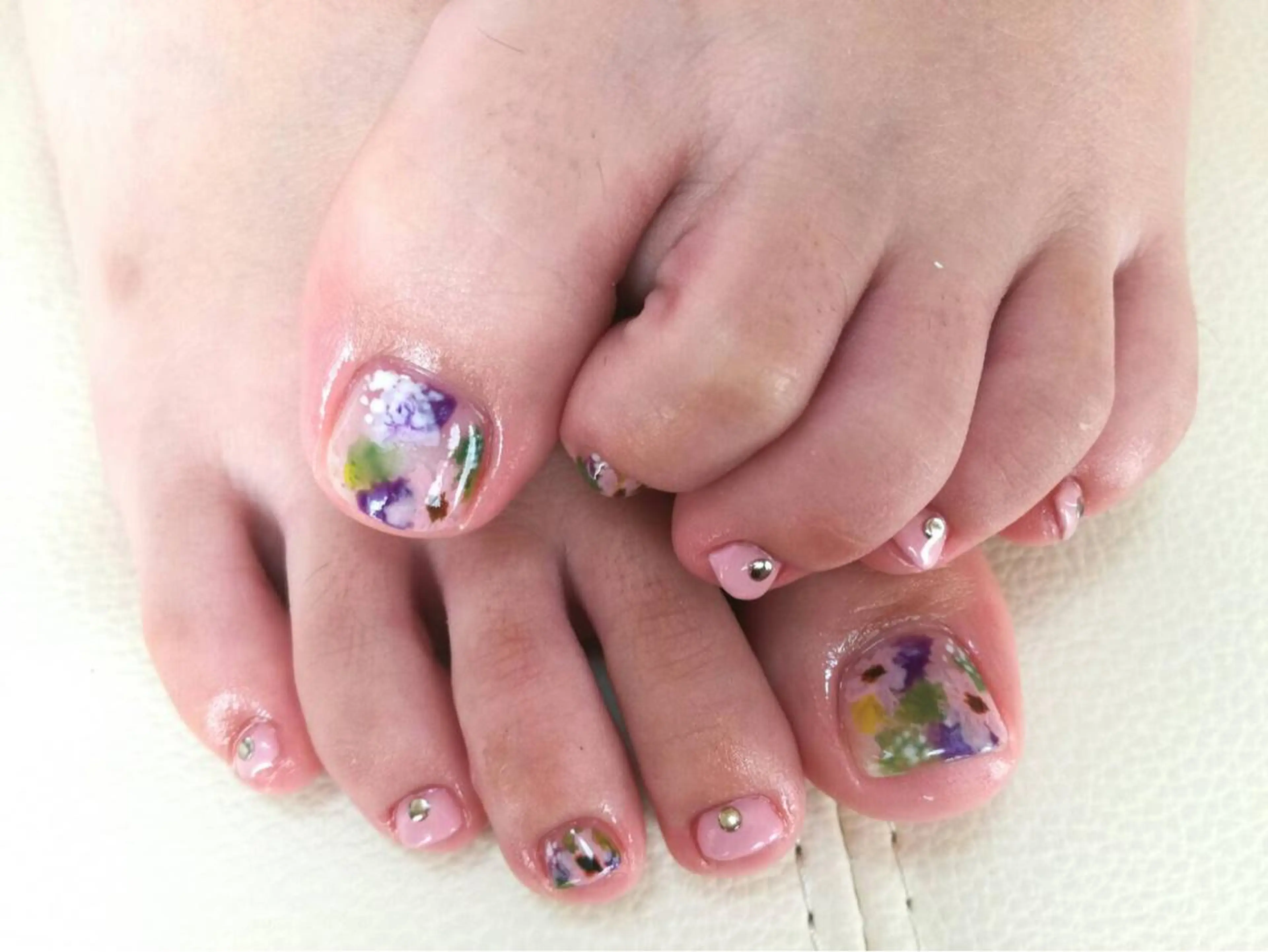 ネイル ハンドネイル フットネイル kiii.__ ✴︎*のネイルデザイン