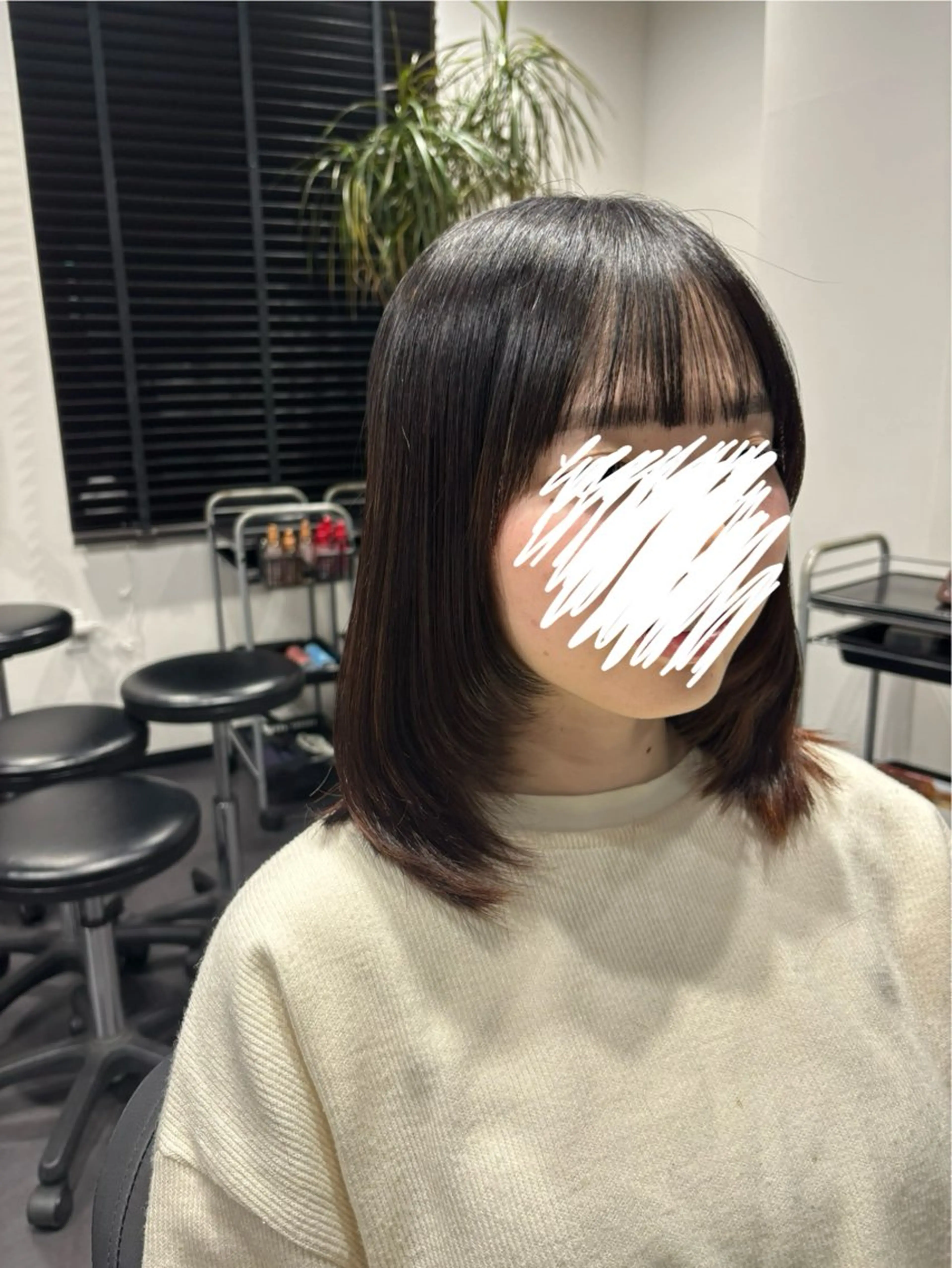 ミディアム 顔まわりレイヤー 顔周りカット レイヤーカット 福島 菜摘のヘアスタイル