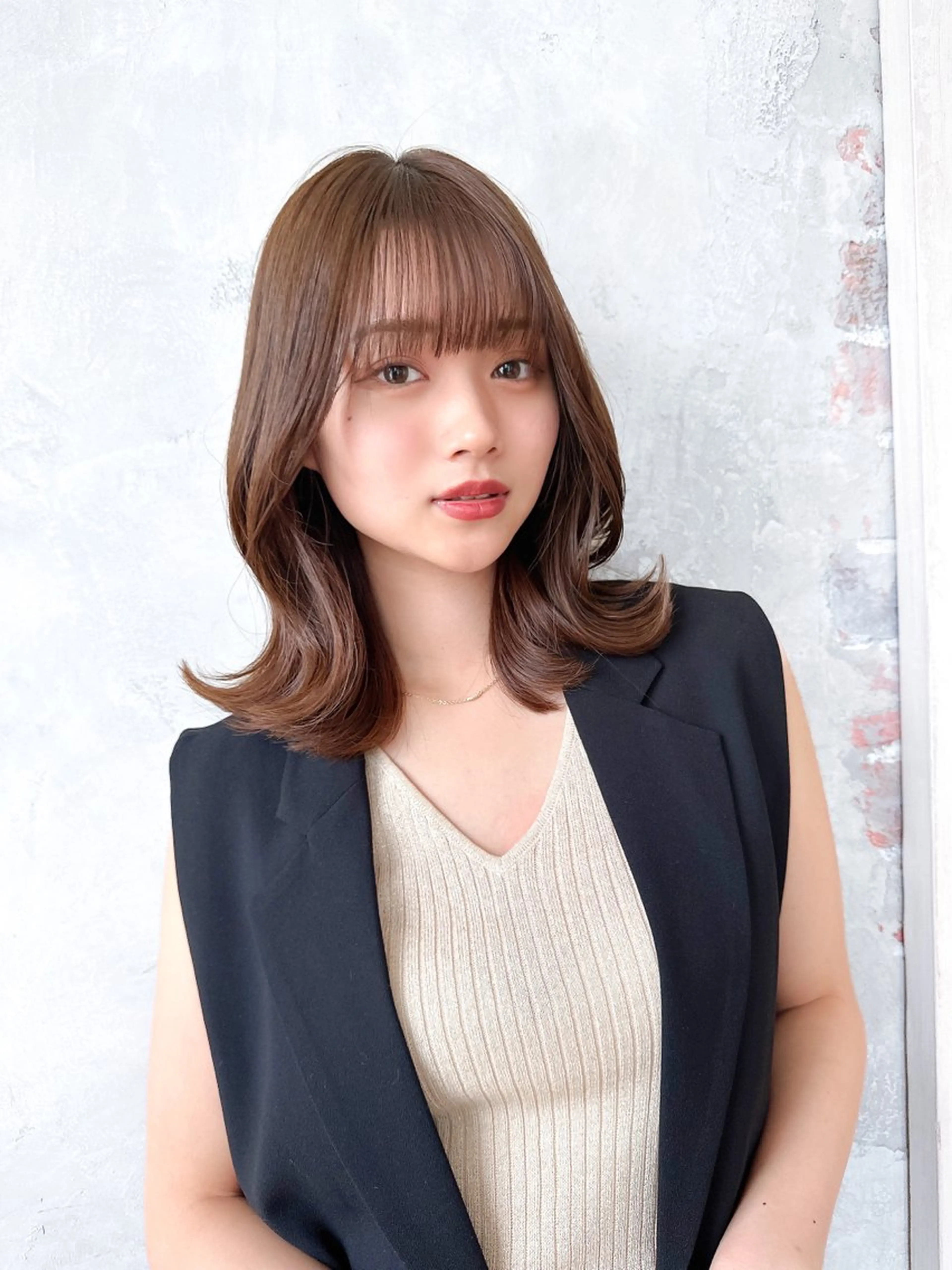 ミディアム カラー ベージュカラー ブラウンカラー ブラウンベージュ くびれヘア 顔周りカット カット ヘアカラー トリートメント 顔周り/くびれヘア 韓国ヘア💕風間るなのヘアスタイル