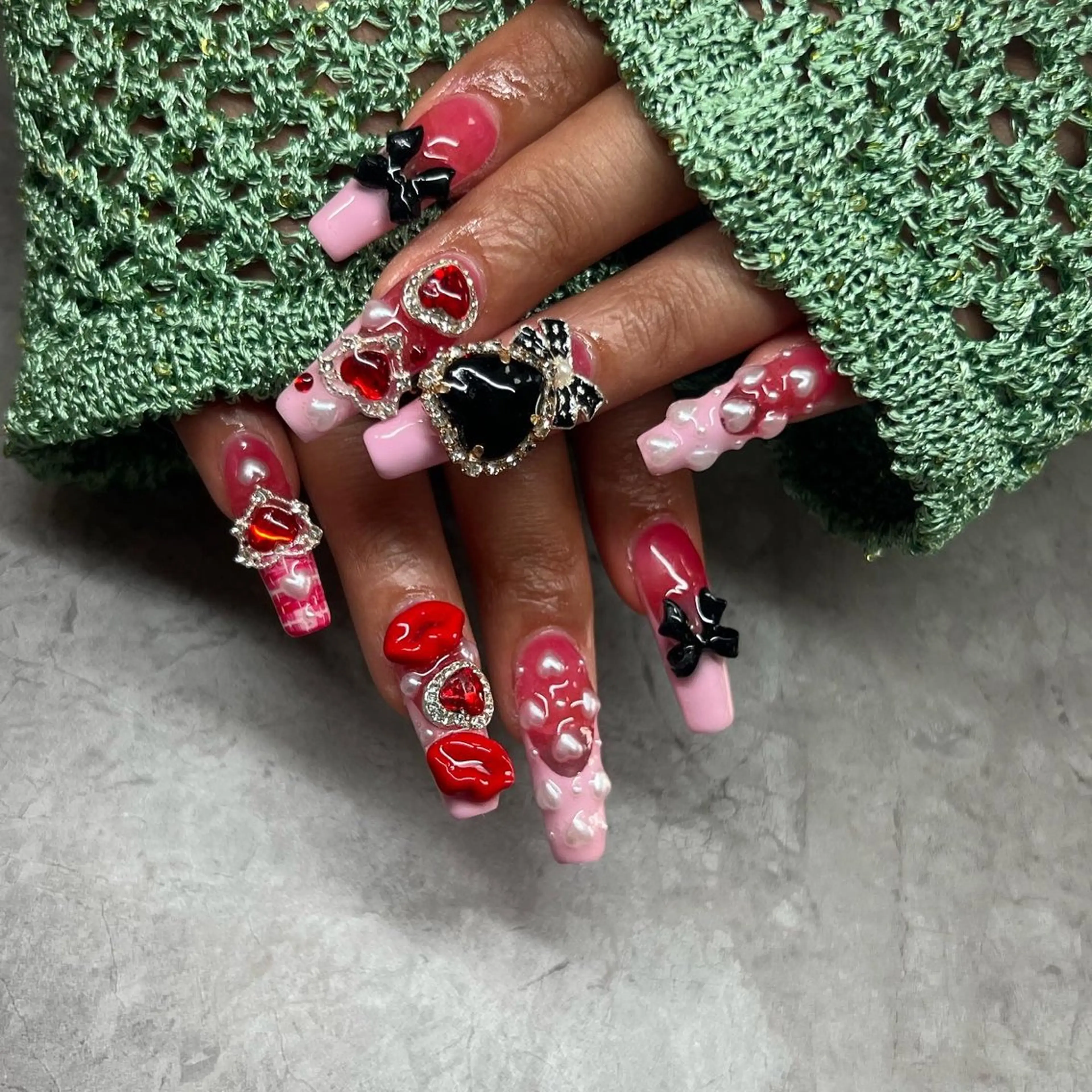 ネイル ハンドネイル ハンドケア ONIKA Nail 青山通り店所属・ONIKA Nail 表参道A4徒歩2分のネイルデザイン