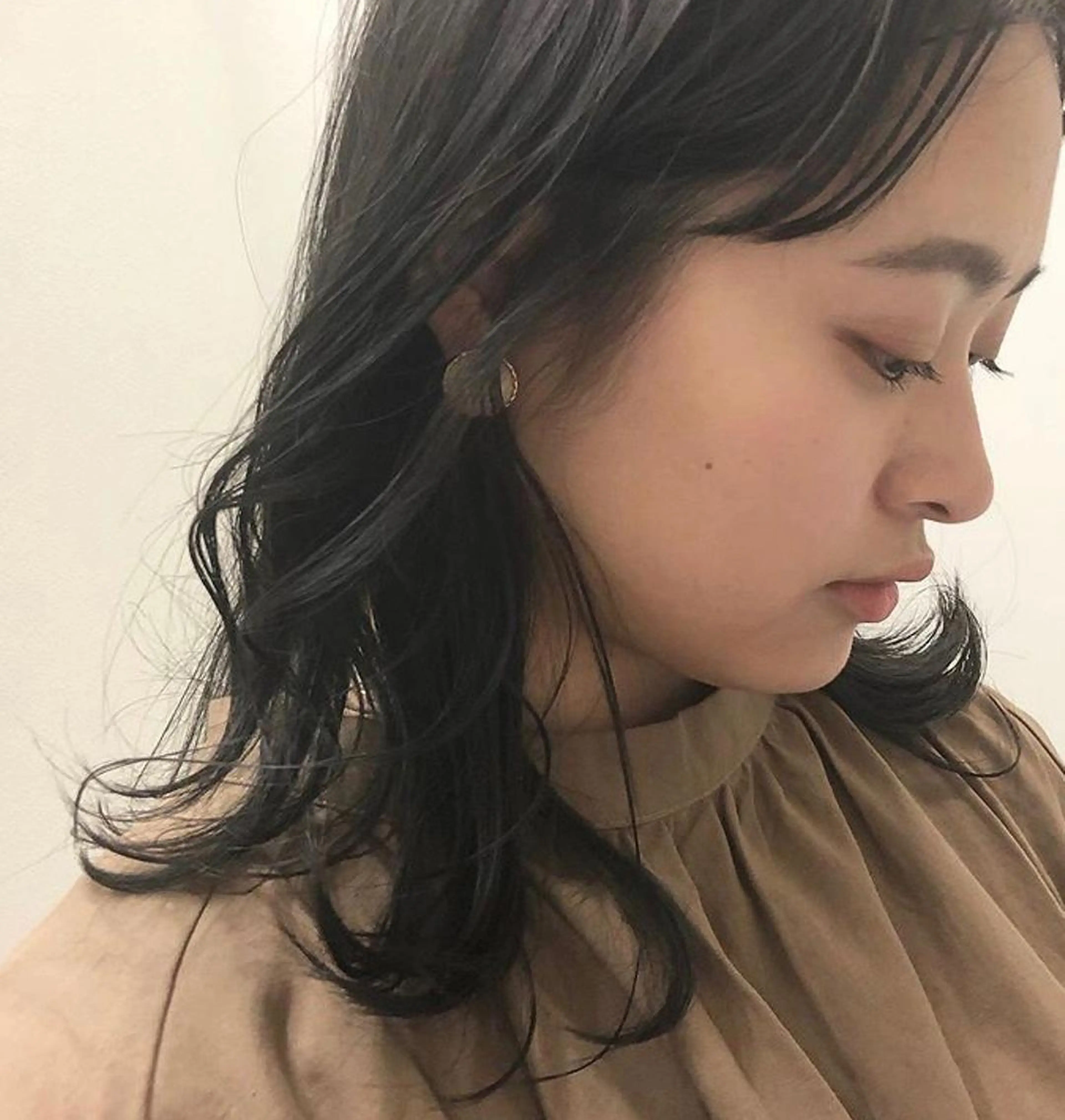 セミロング カラー ヘアアレンジ i.＋sapporo所属・🩶韓国ヘア🩶 くびれ❤︎顔まわりのヘアスタイル