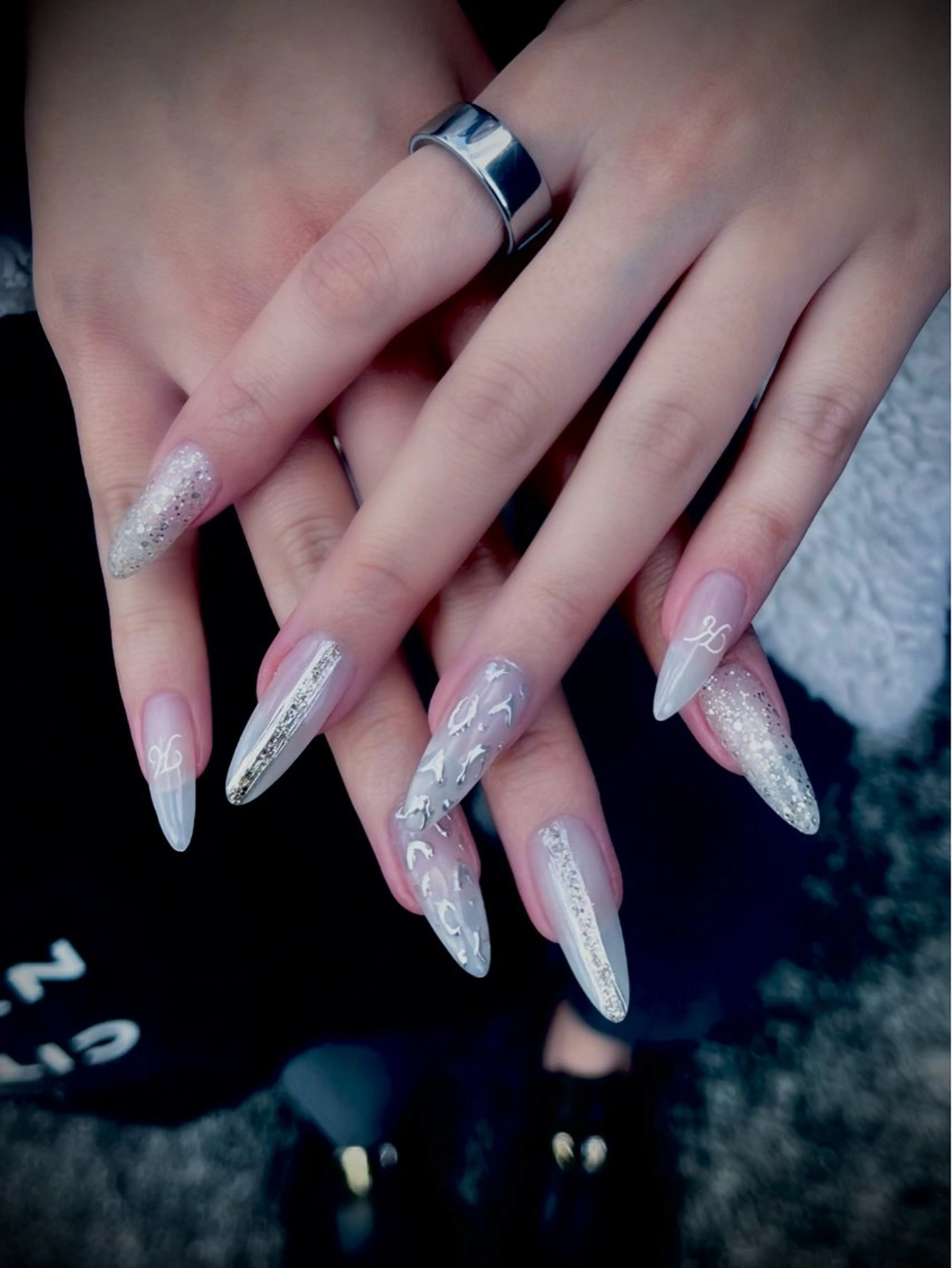 ネイル キラキラネイル マグネットネイル ワンカラーネイル スカルプネイル ワンホンネイル nine.🦋 YUKOのネイルデザイン