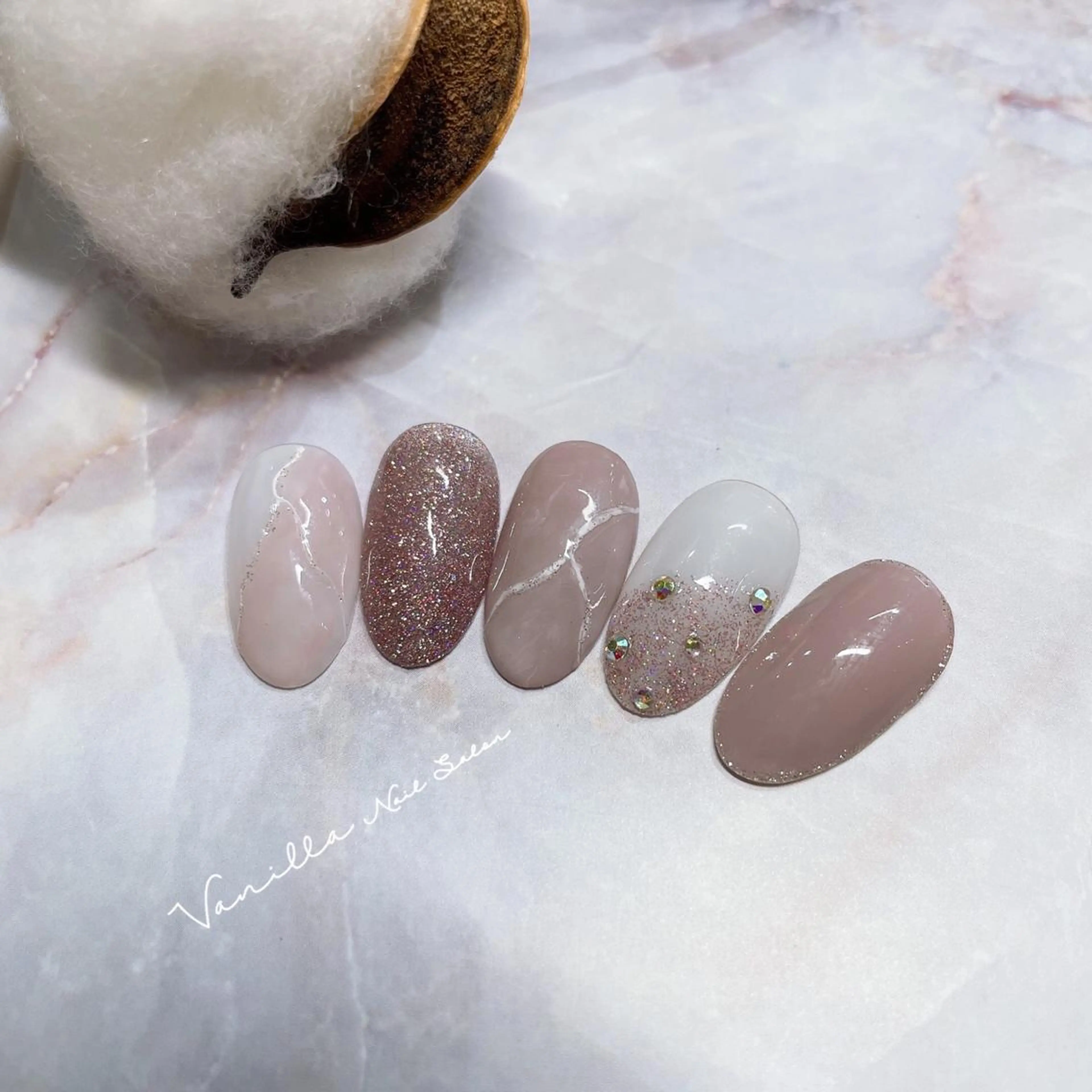 ネイル ハンドネイル Vanilla ネイルサロン　西川口のネイルデザイン