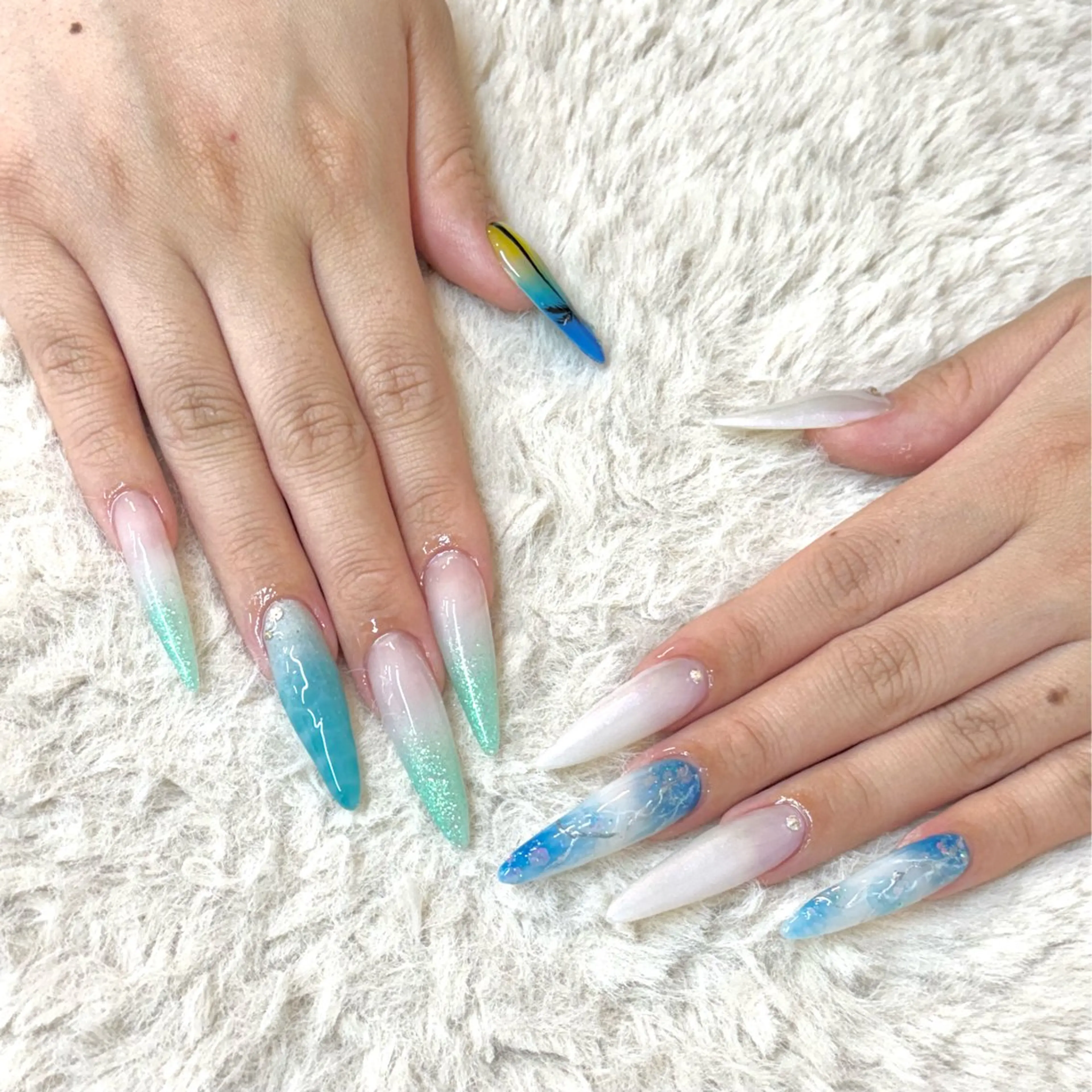 ネイル グラデーション ラメ(グリッター) ラメグラデーション ロングネイル ニュアンスネイル ハンドネイル Chipie_ ayanoのネイルデザイン