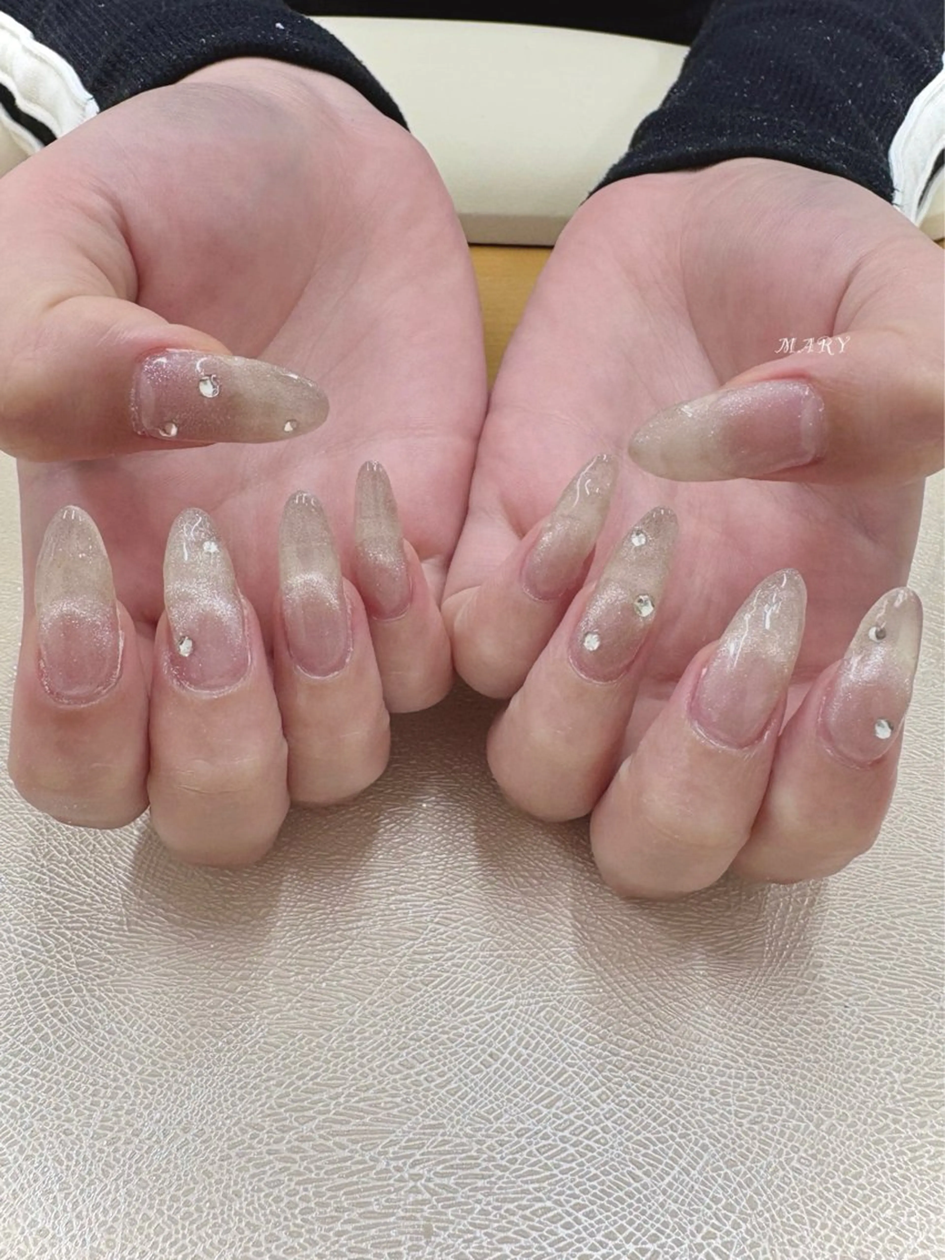 ネイル キラキラネイル マグネットネイル ニュアンスネイル Mary nail所属・Mary nail .narumiのネイルデザイン