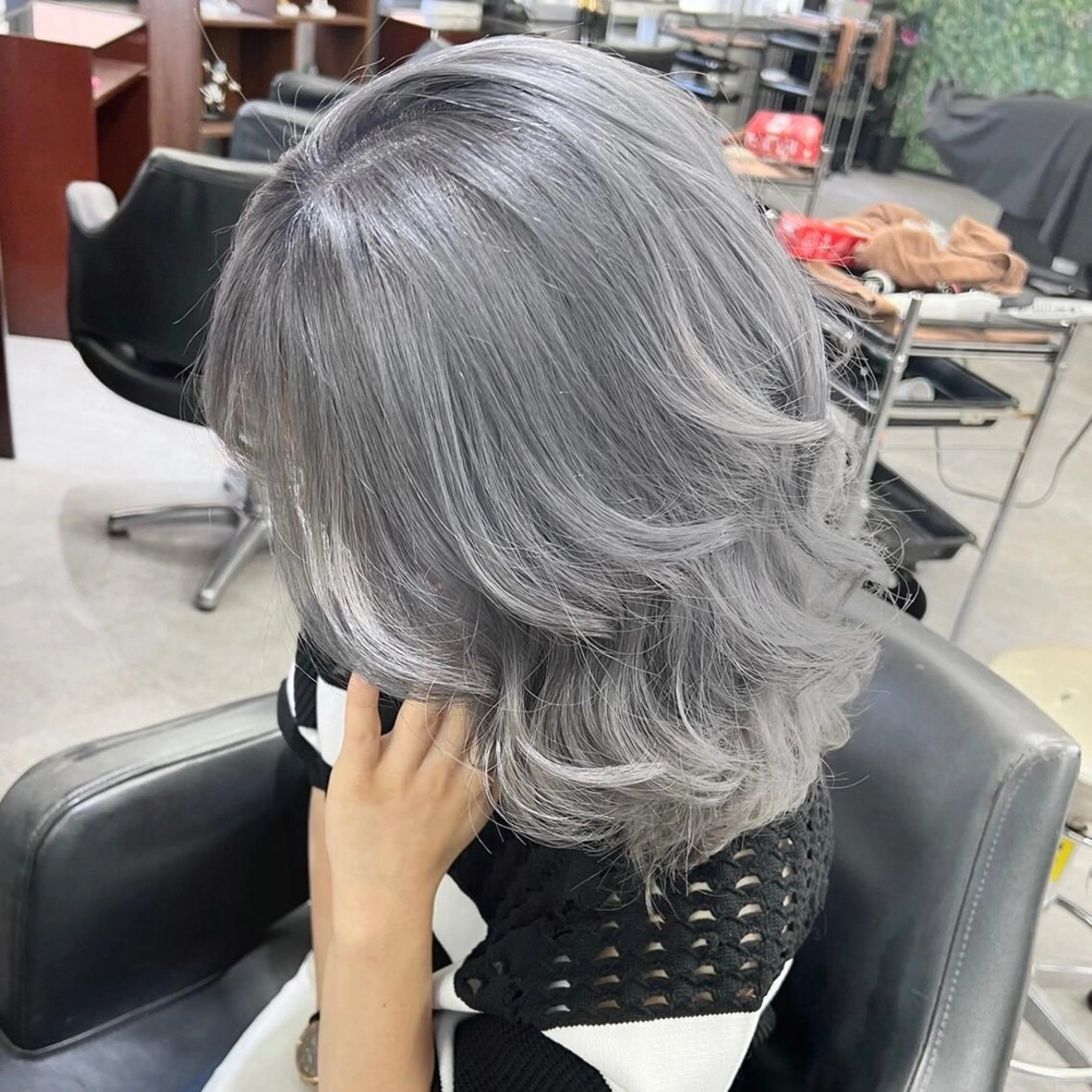 セミロング カラー シールエクステ ハイトーンカラー エクステ ヘアカラー トリートメント シールエクステ特化 ハイトーン、NANAのヘアスタイル