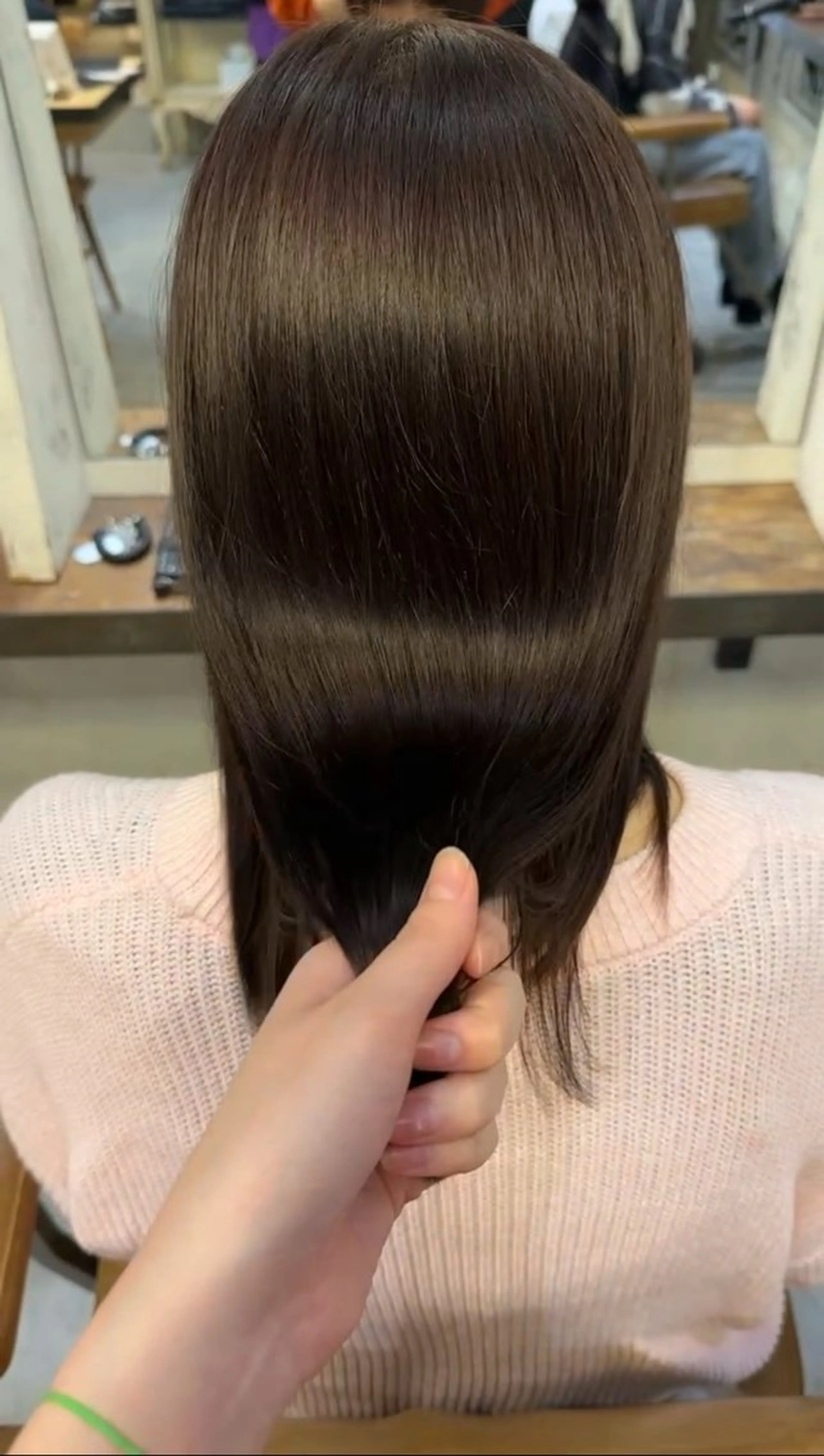 ミディアム ミタムラ ユナのヘアスタイル