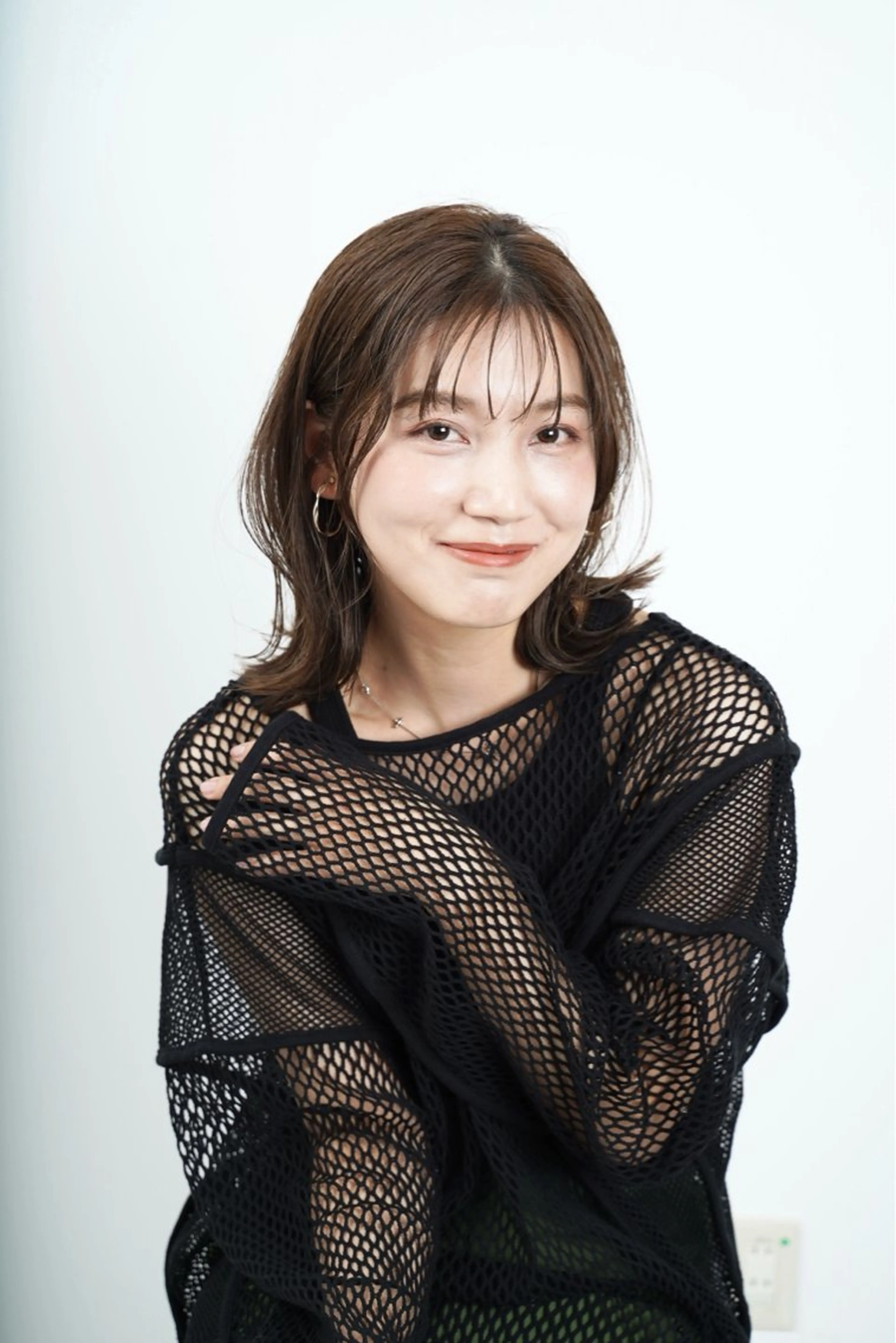 ミディアム レイヤーカット カット ヘアカラー トリートメント hoNua. 栄/透明感カラーのヘアスタイル