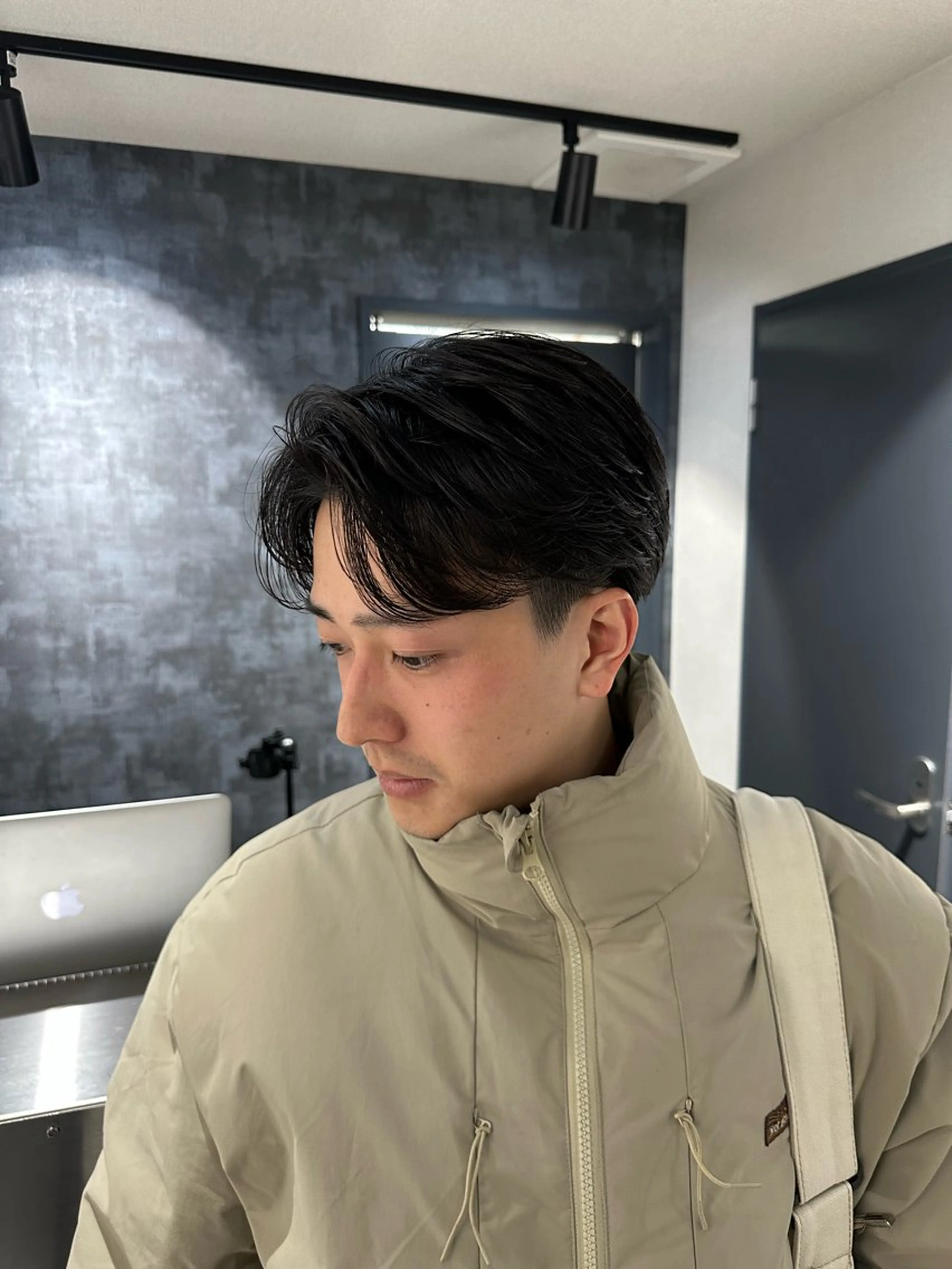 メンズ SALOWIN 原宿 iori所属・🌟原宿指名No.1 センターパート⭐️のヘアスタイル